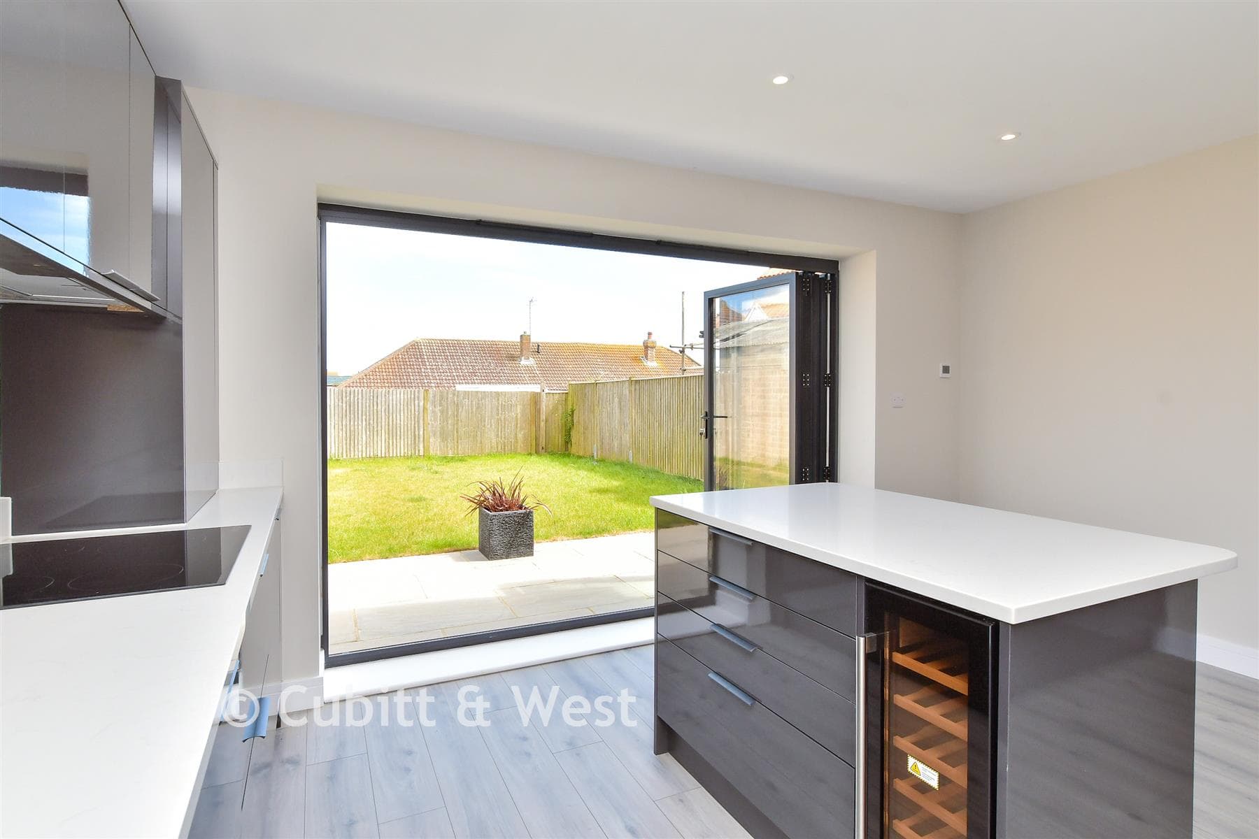2 Bed Detached House, Slindon Avenue Peacehaven — photo 3
