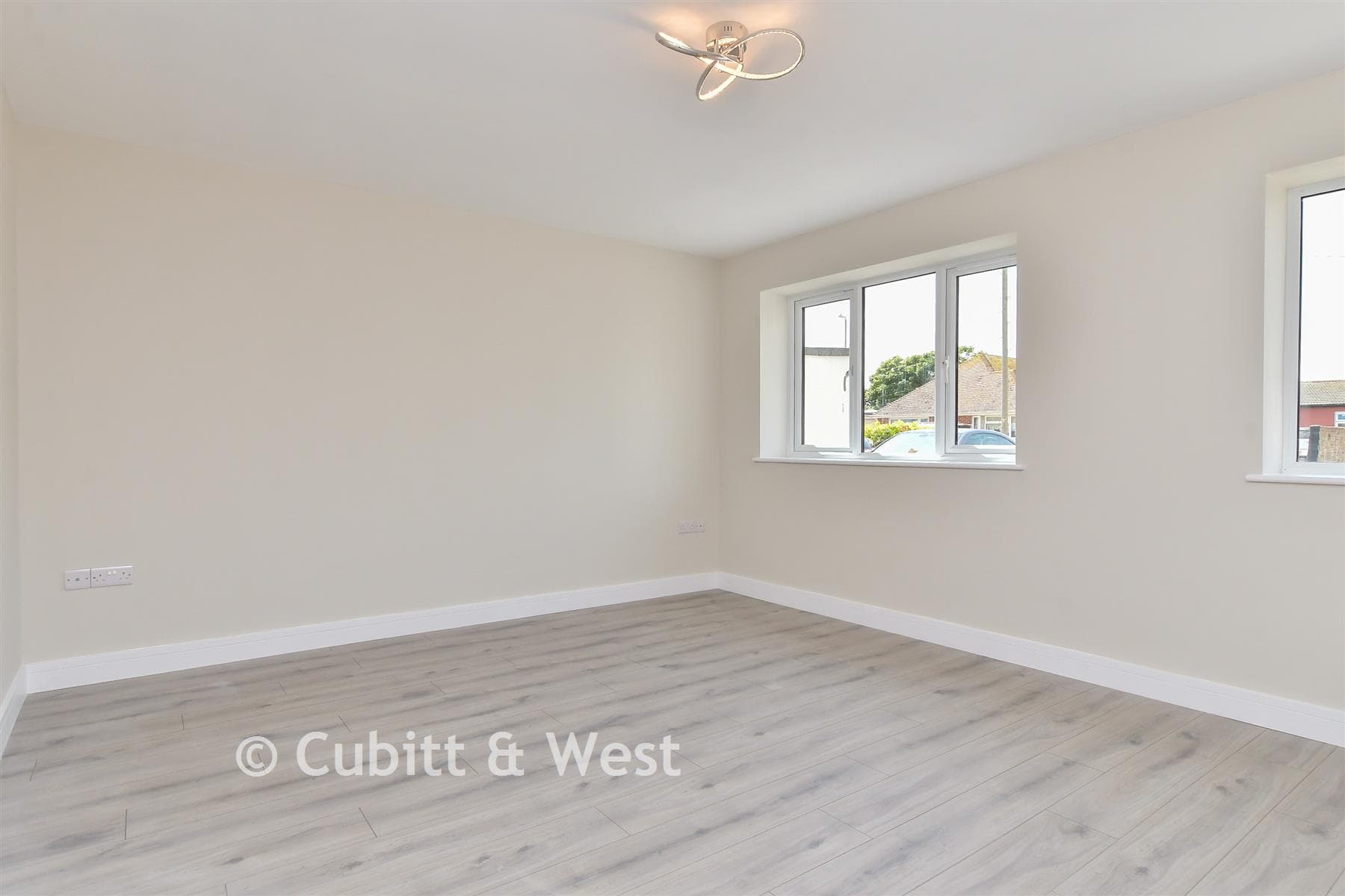 2 Bed Detached House, Slindon Avenue Peacehaven — photo 5