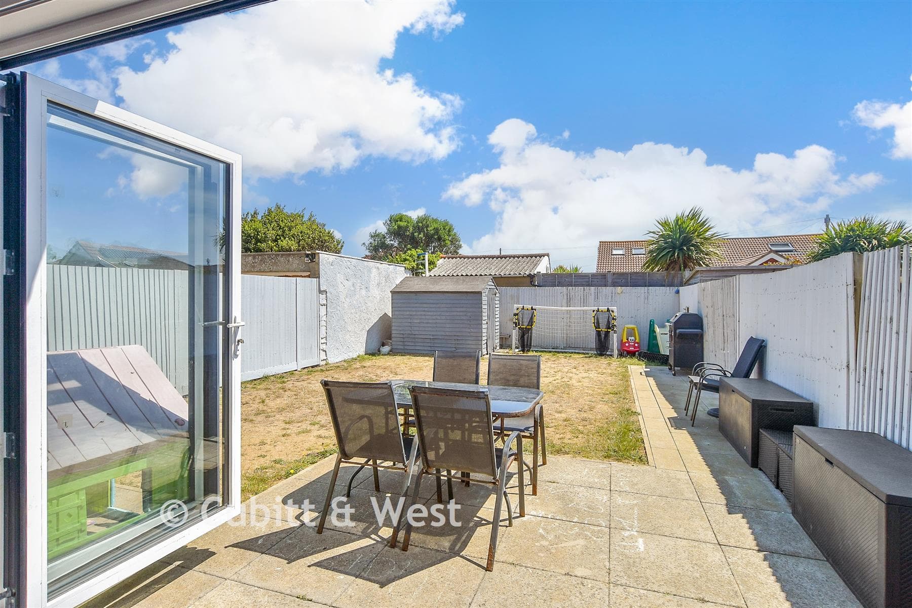 3 Bed Semi Detached House, Capel Avenue Peacehaven — photo 2