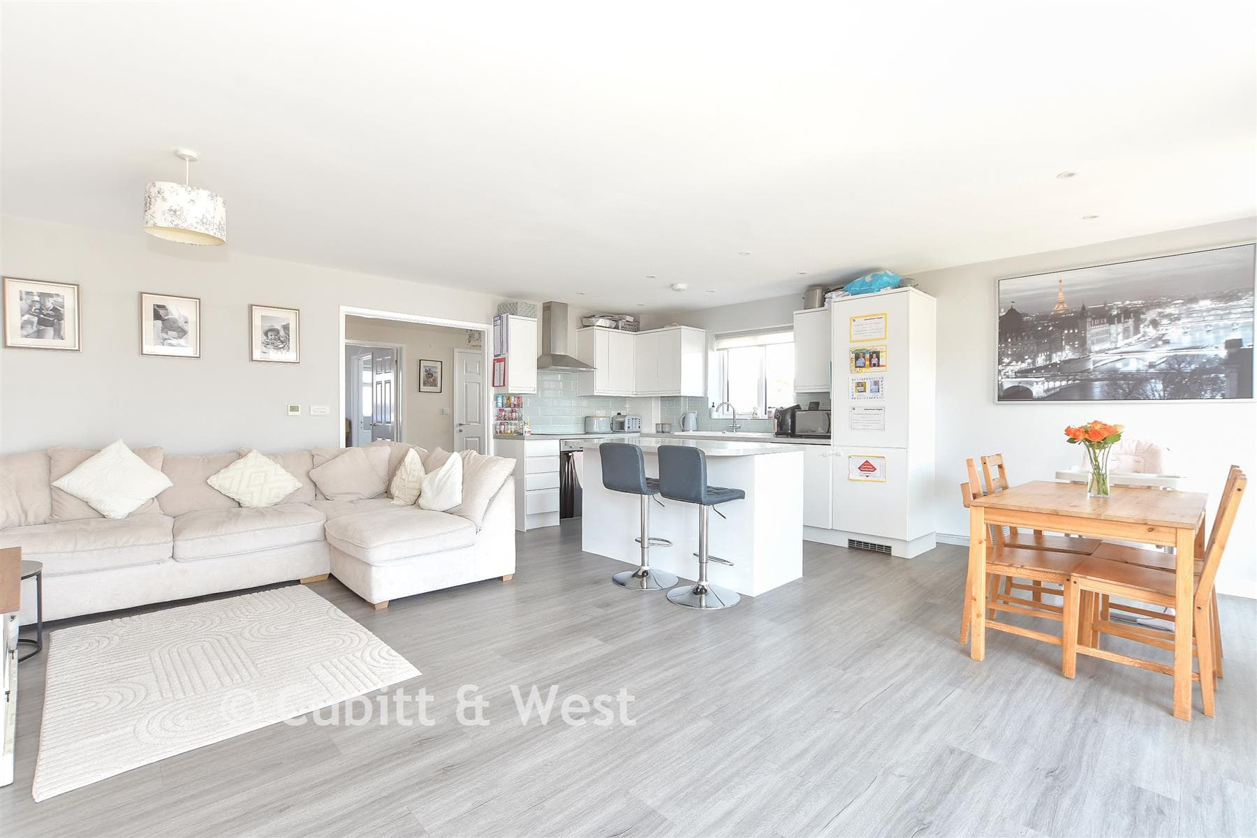 3 Bed Semi Detached House, Capel Avenue Peacehaven — photo 4