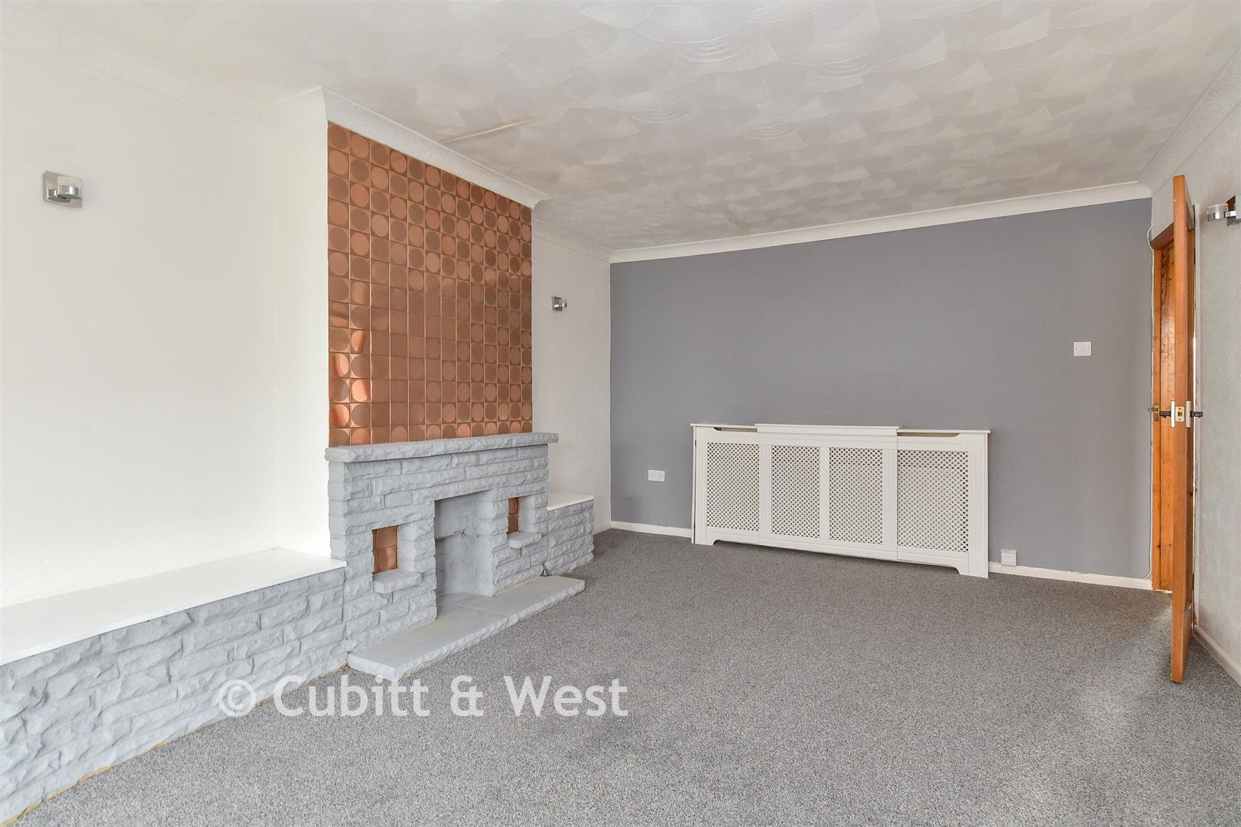 3 Bed Detached Bungalow, Seaview Road Peacehaven — photo 3