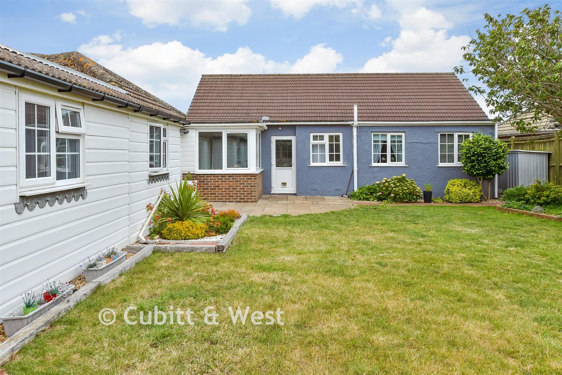 4 Bed Detached Bungalow, Hoddern Avenue Peacehaven — photo 2