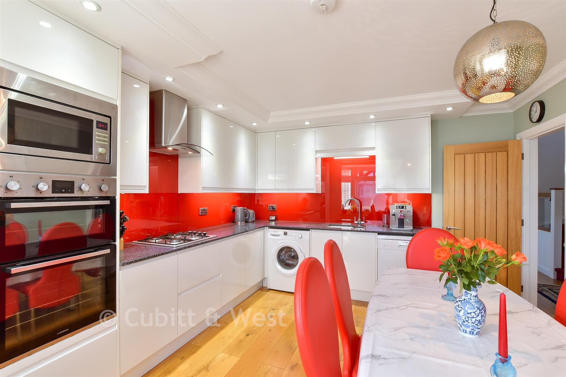 4 Bed Chalet, Roderick Avenue Peacehaven — photo 4