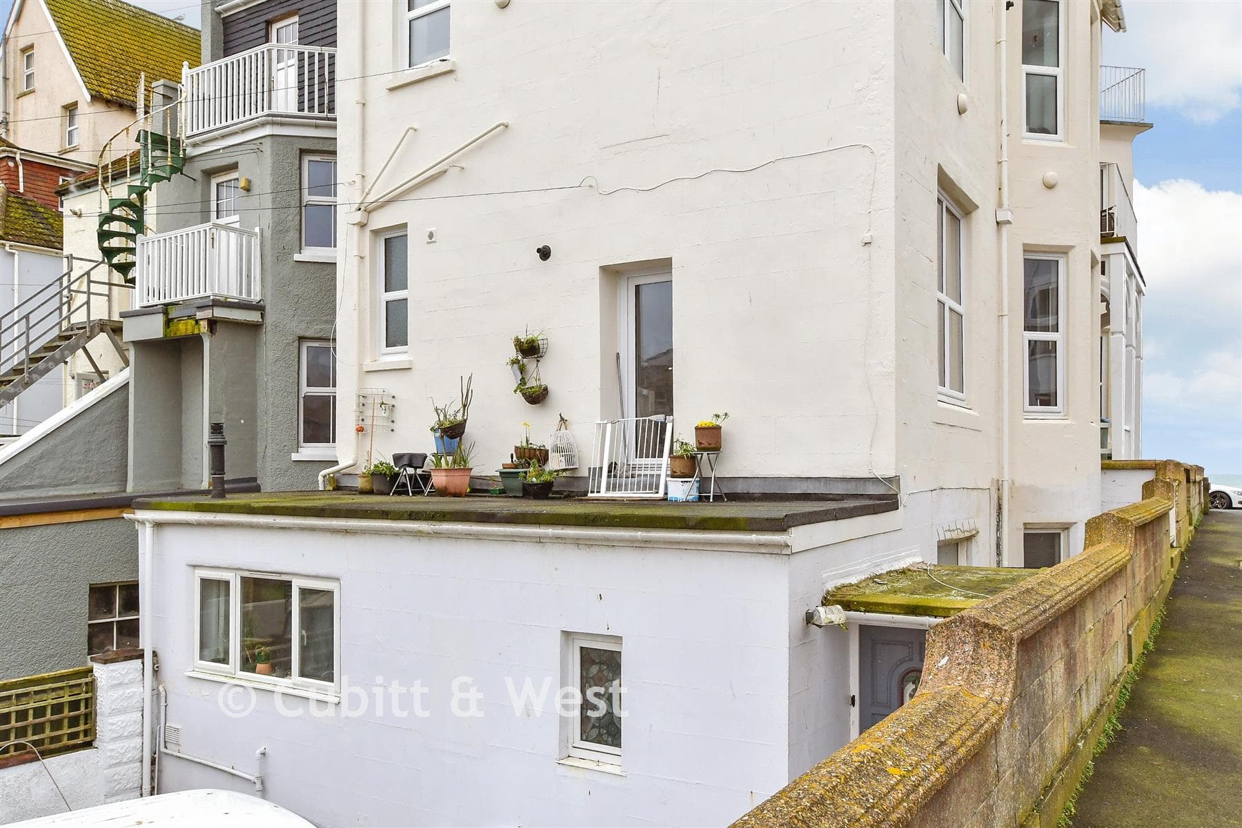 1 Bed Flat, Esplanade Seaford — photo 2