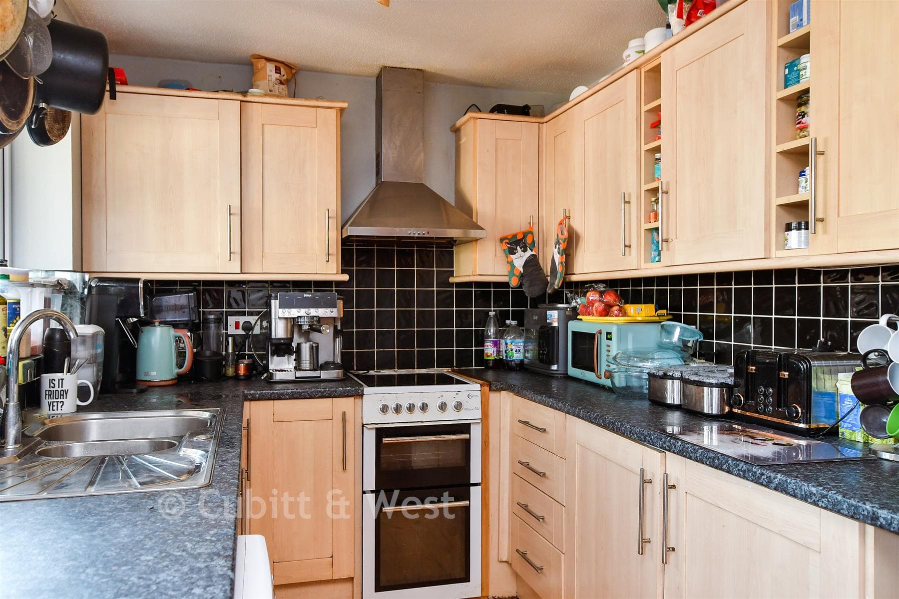 2 Bed Terraced House, Pelham Close Peacehaven — photo 5