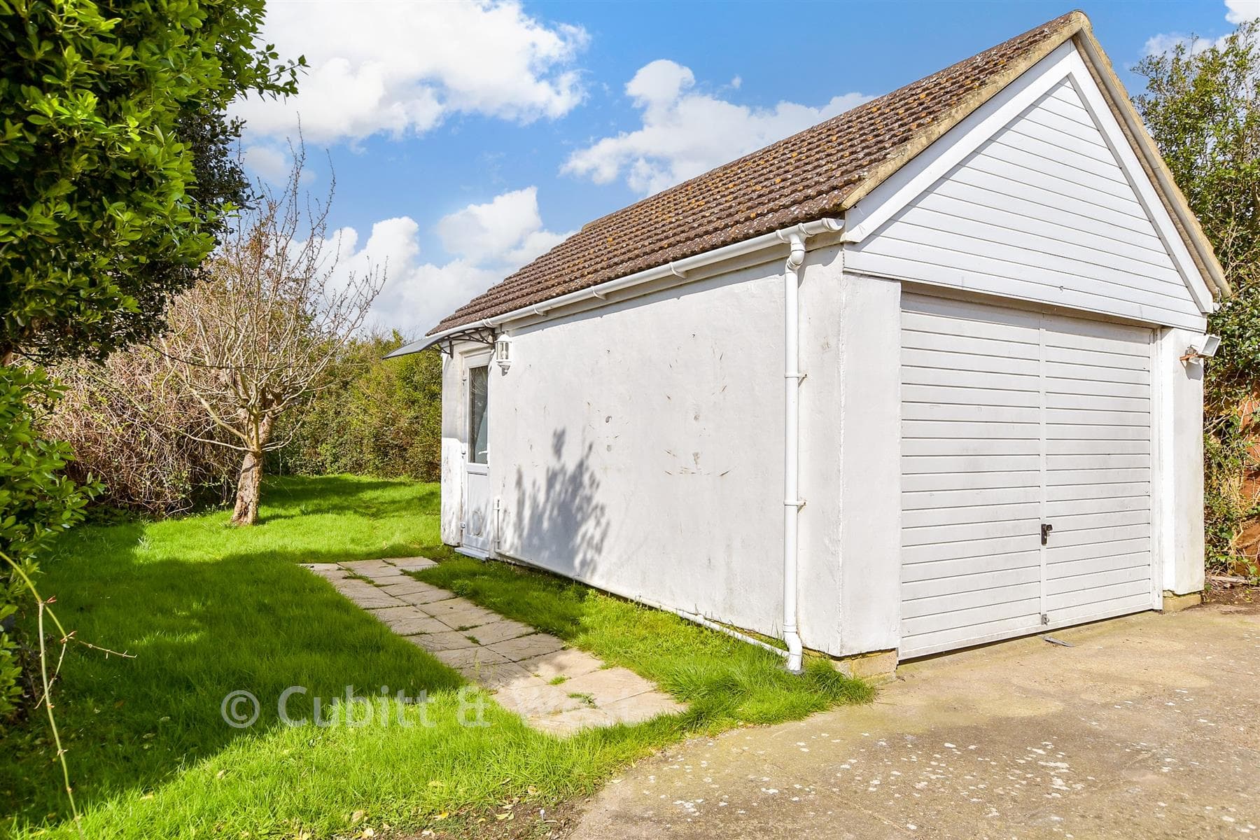 4 Bed Detached House, Telscombe Cliffs Way Telscombe Cliffs Peacehaven — photo 2