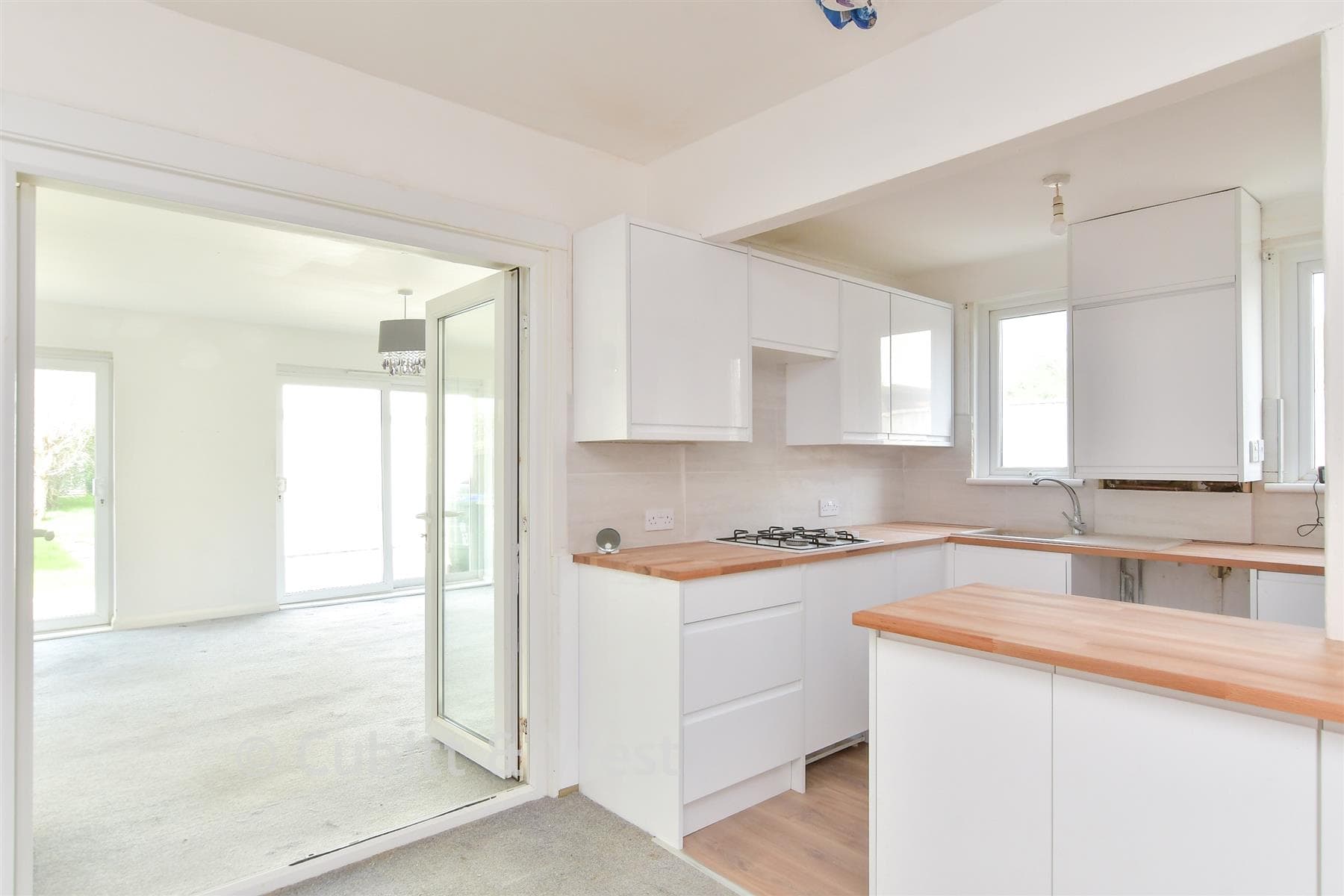 4 Bed Detached House, Telscombe Cliffs Way Telscombe Cliffs Peacehaven — photo 4