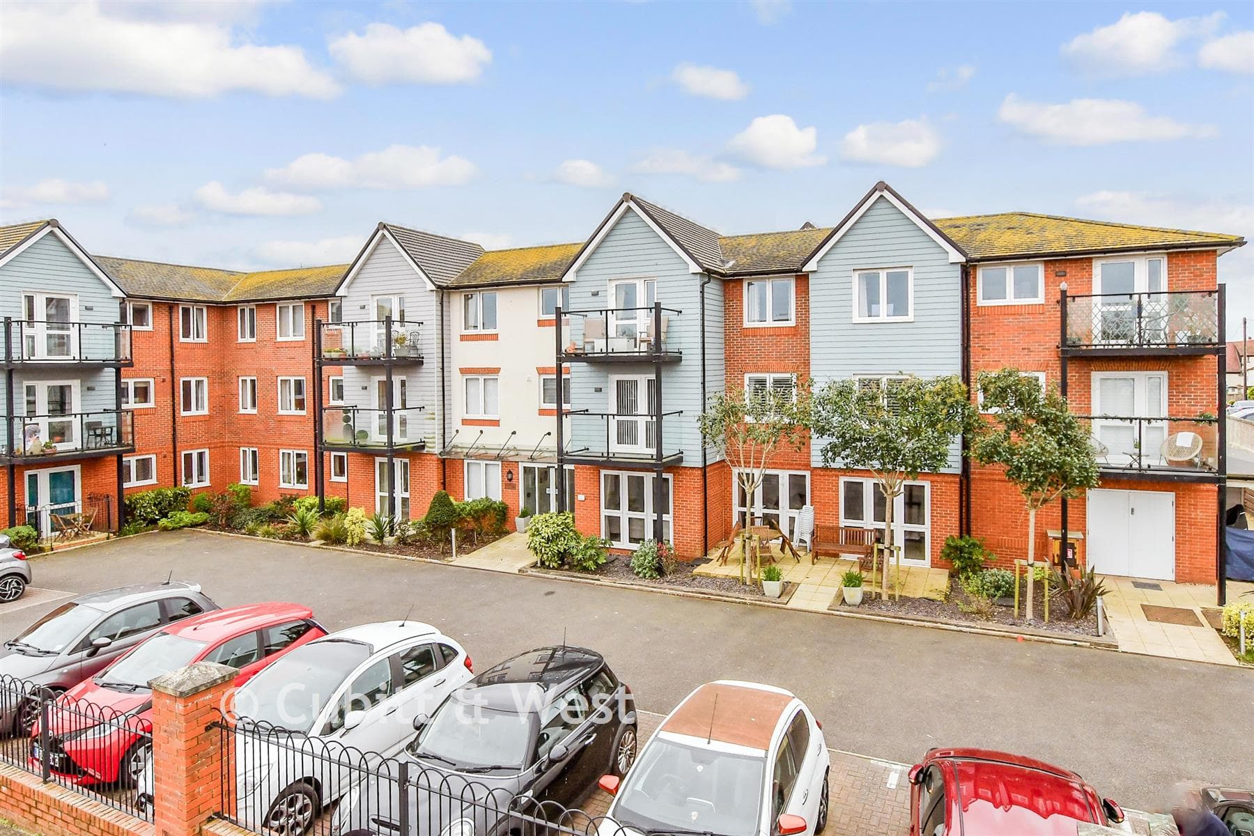 2 Bed Flat, Rowe Avenue Peacehaven — photo 1