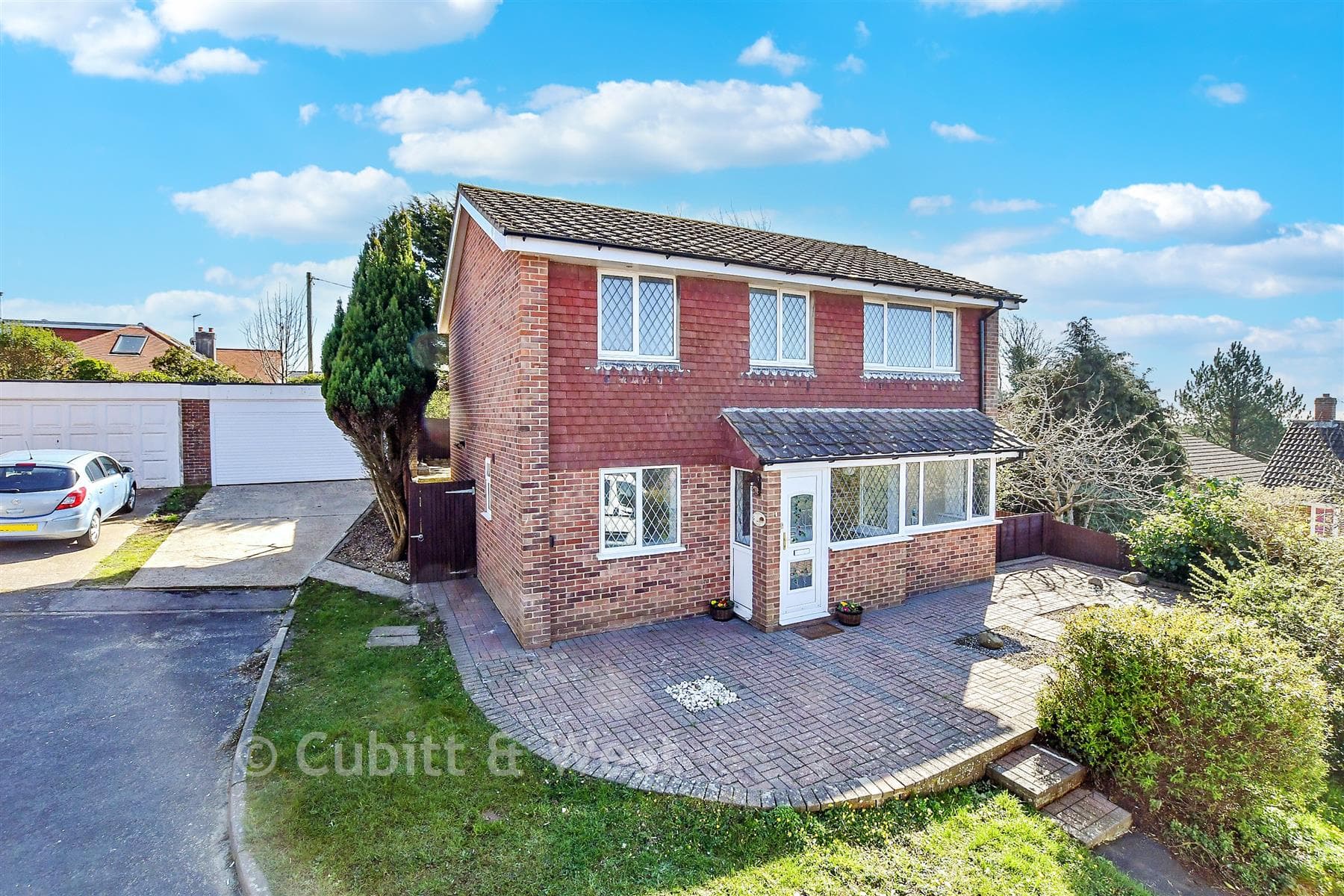 4 Bed Detached House, Rustic Close Peacehaven — photo 1