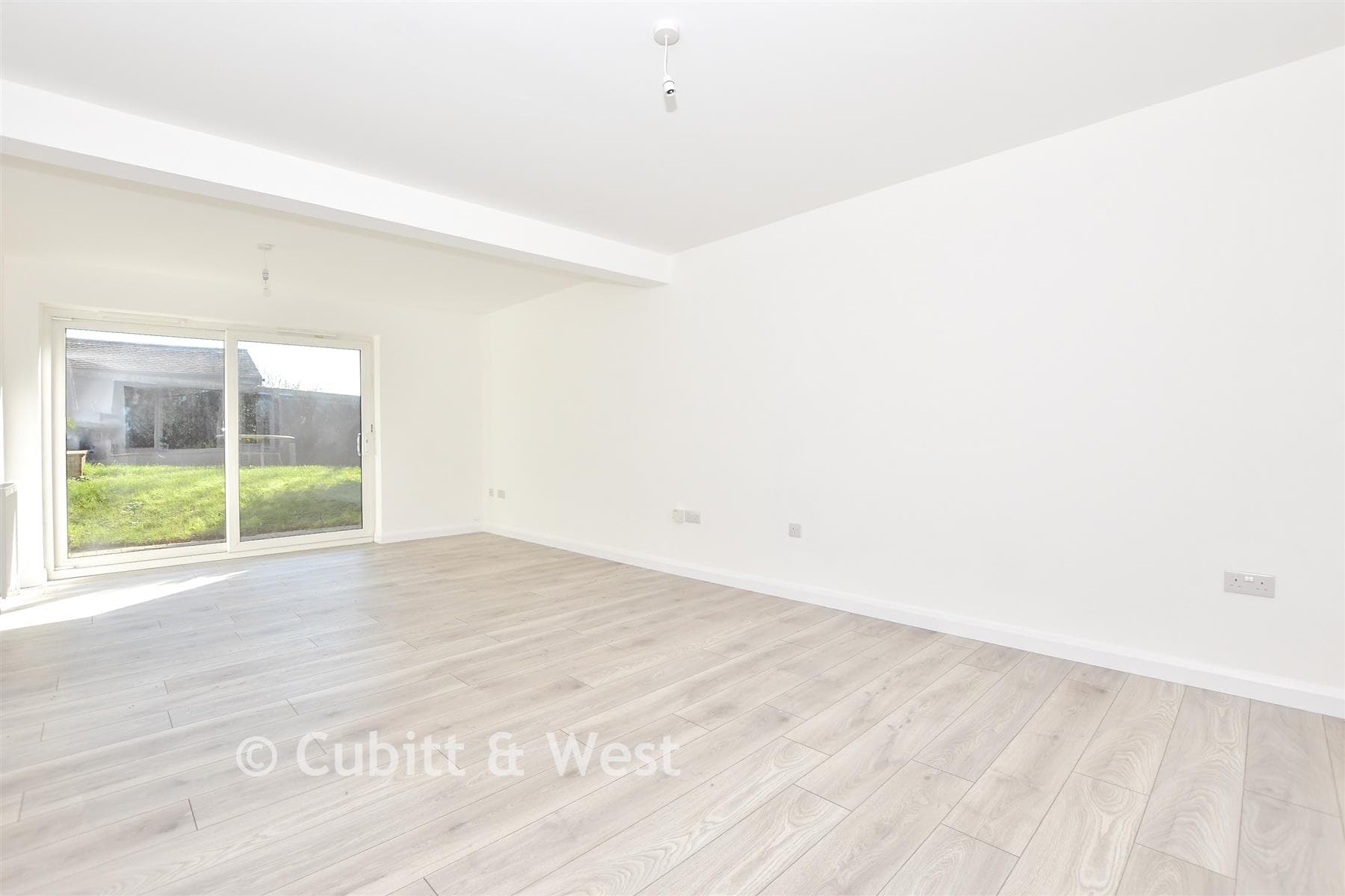 4 Bed Detached House, Rustic Close Peacehaven — photo 5