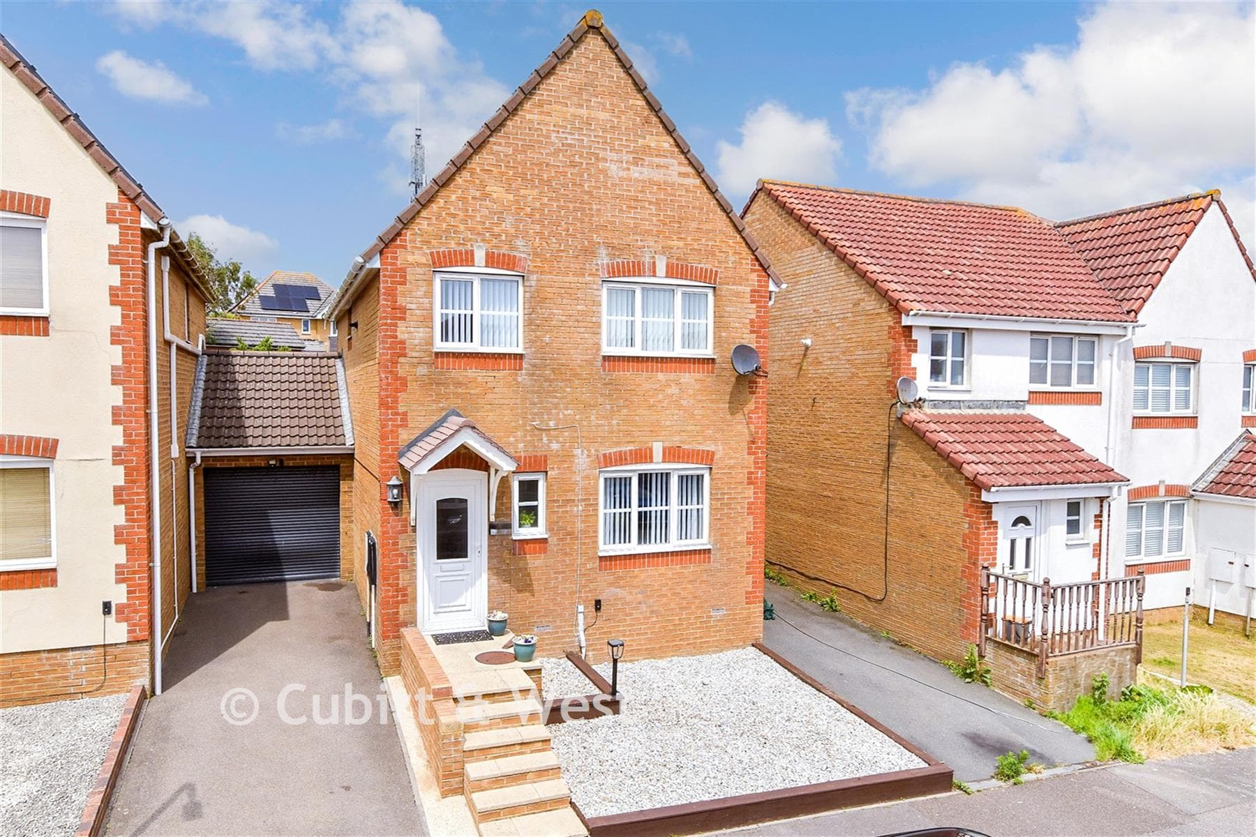 3 Bed Link Detached House, Hill Top Way Newhaven — photo 1