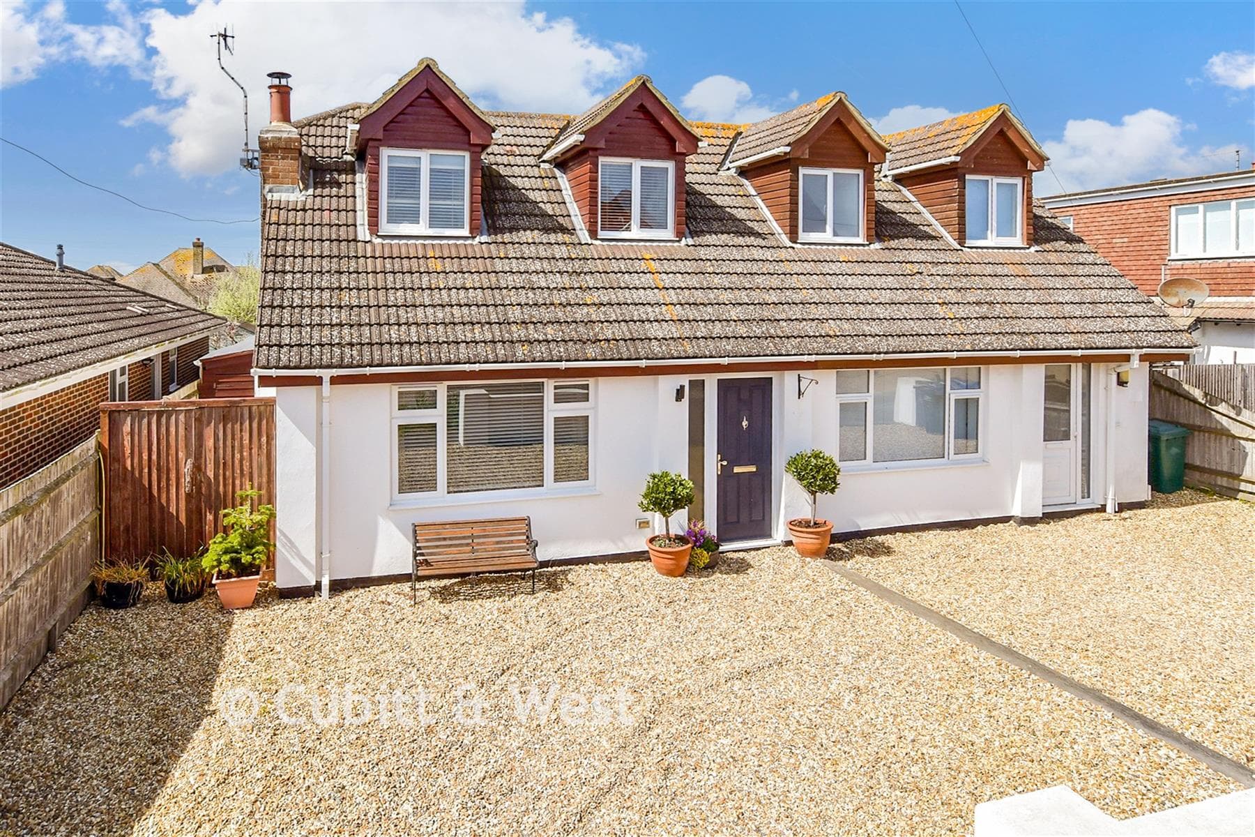 4 Bed Chalet, Keymer Avenue Peacehaven — photo 1