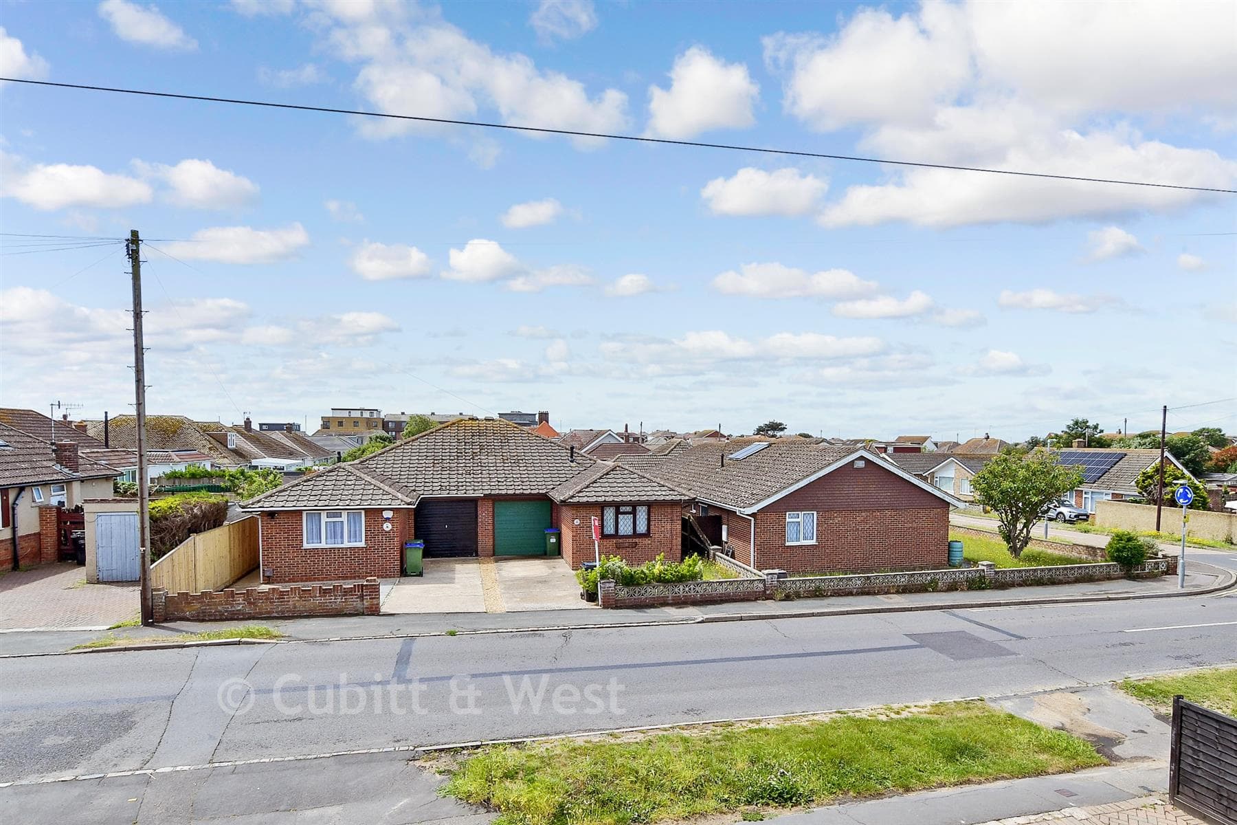 4 Bed Detached House, Arundel Road Peacehaven — photo 2