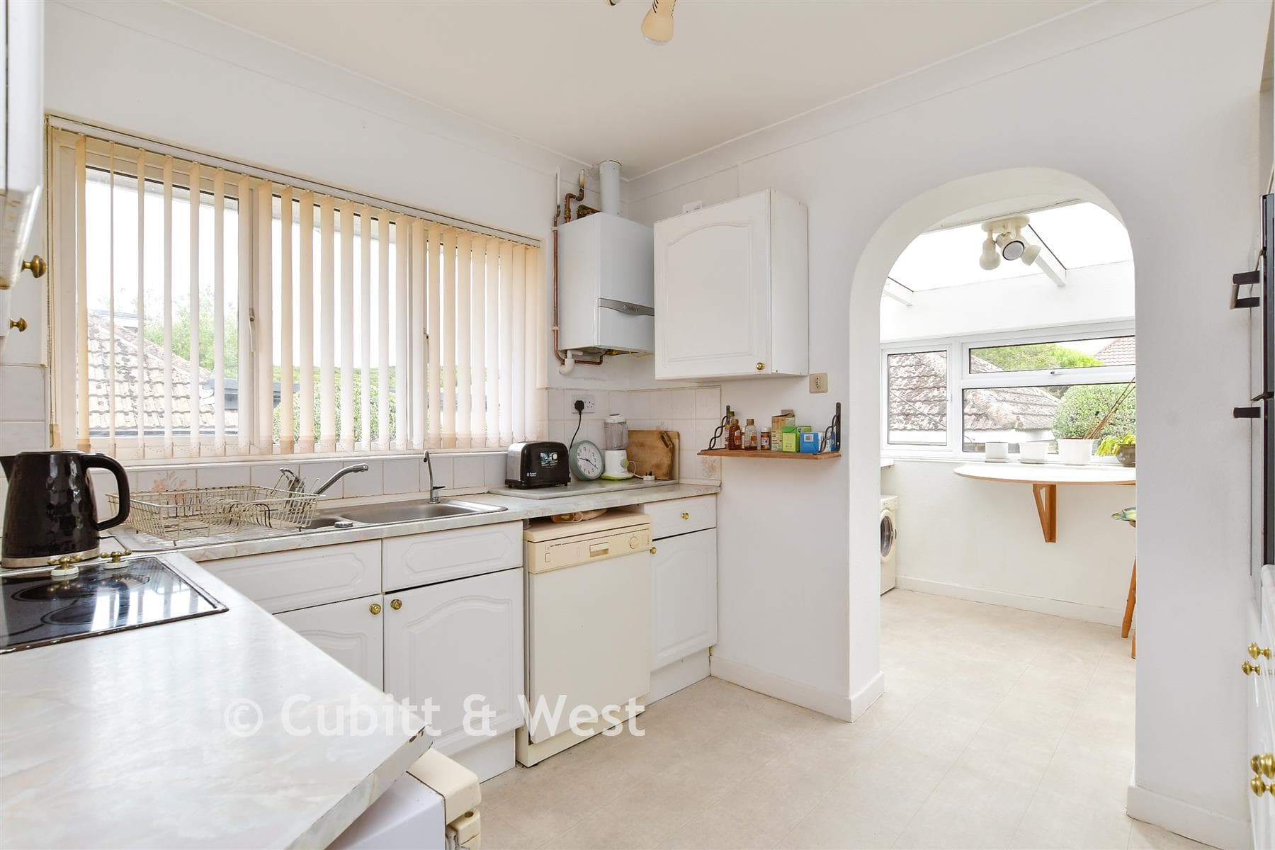 3 Bed Chalet, Westfield Avenue Saltdean Brighton — photo 4
