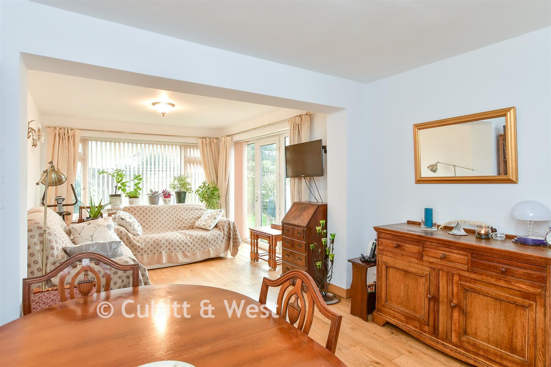 3 Bed Semi Detached Bungalow, Coombe Vale Brighton — photo 4