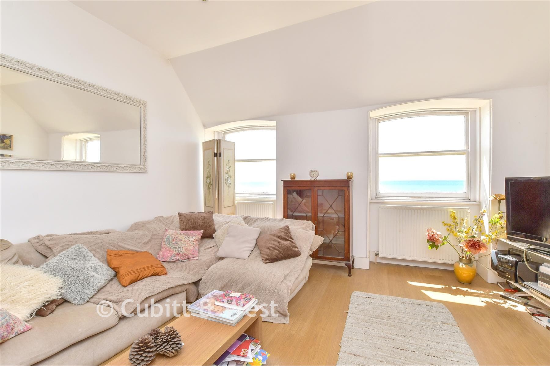 2 Bed Flat, Brunswick Terrace Hove — photo 4