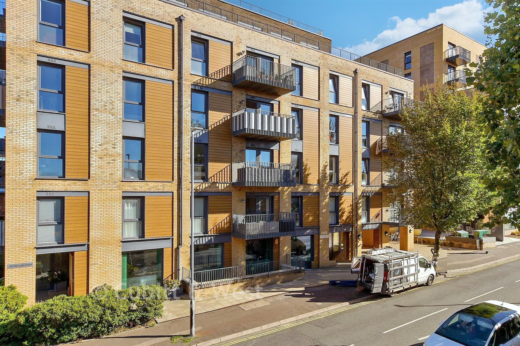 2 Bed Apartment, Davigdor Road Hove — photo 1