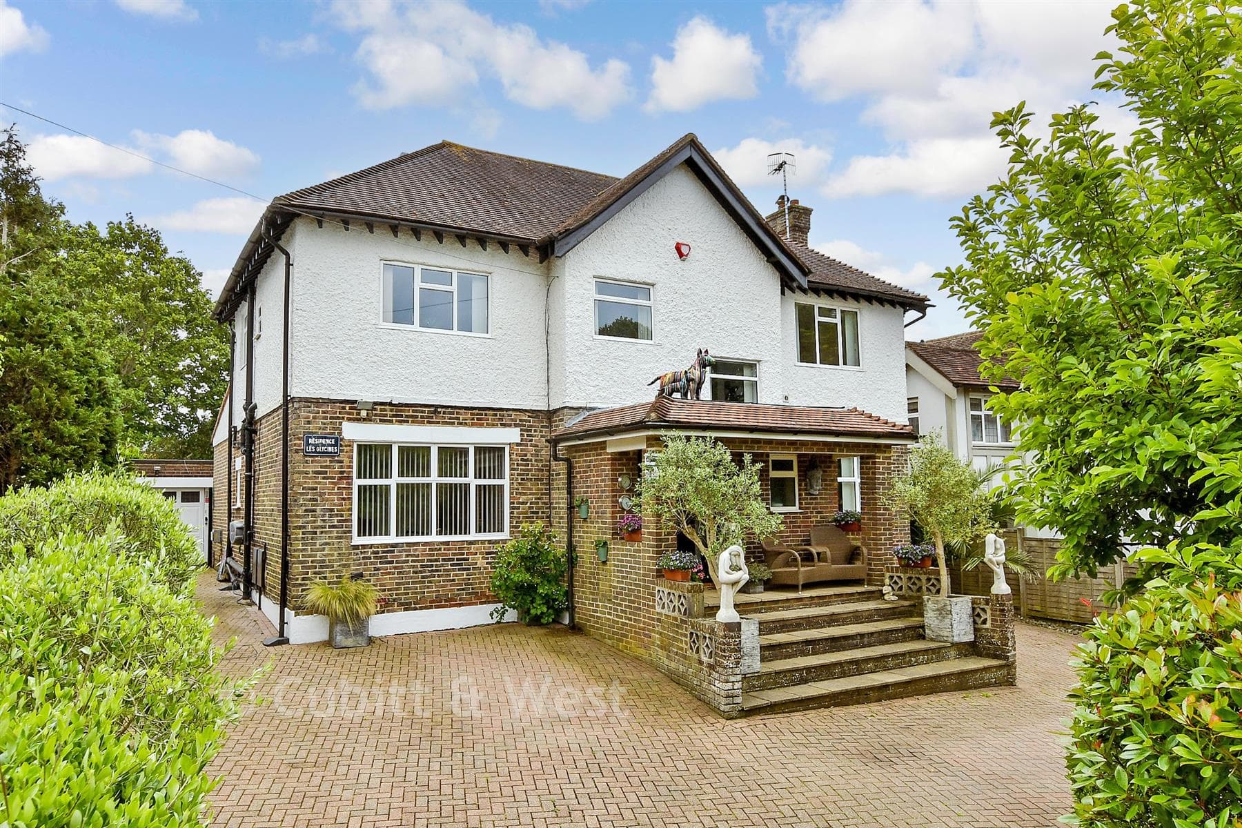 5 Bed Detached House, Shirley Drive Hove — photo 1