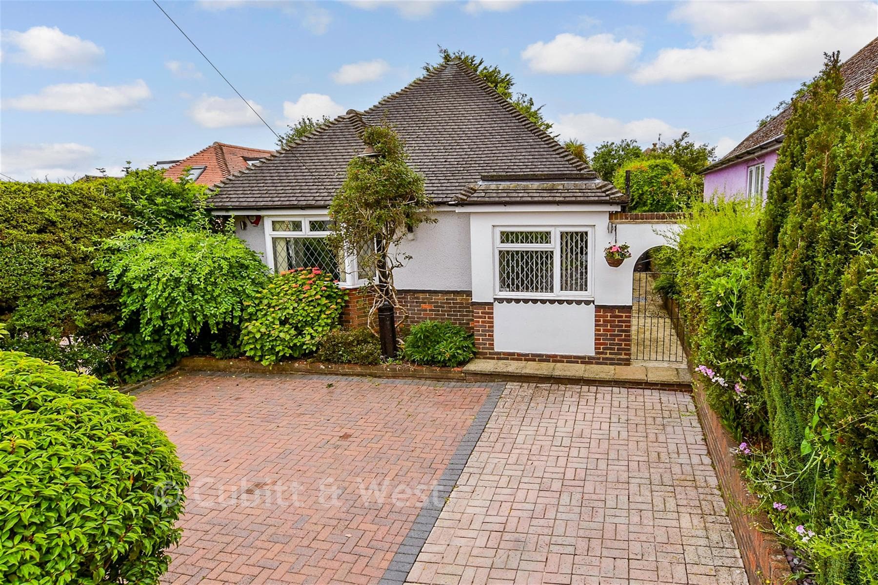 3 Bed Detached Bungalow, Falmer Road Woodingdean Brighton — photo 1