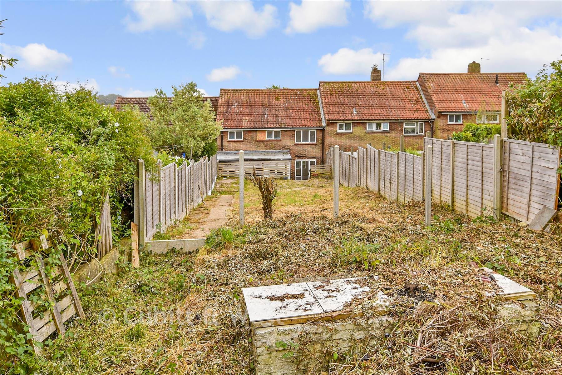 4 Bed Terraced House, Sandhurst Avenue Woodingdean Brighton — photo 2