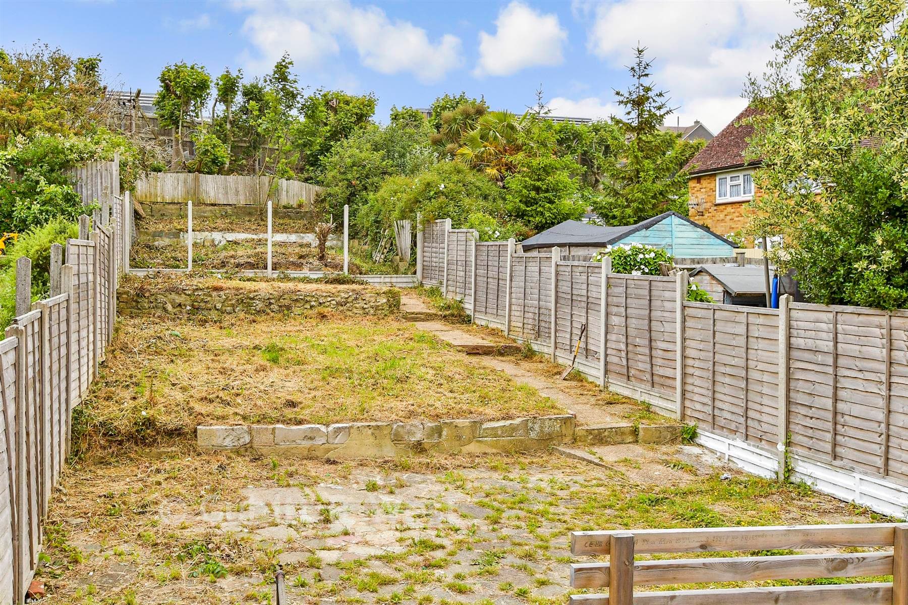 4 Bed Terraced House, Sandhurst Avenue Woodingdean Brighton — photo 3