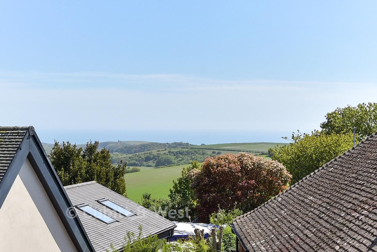 3 Bed Detached Bungalow, Mcwilliam Road Woodingdean Brighton — photo 3