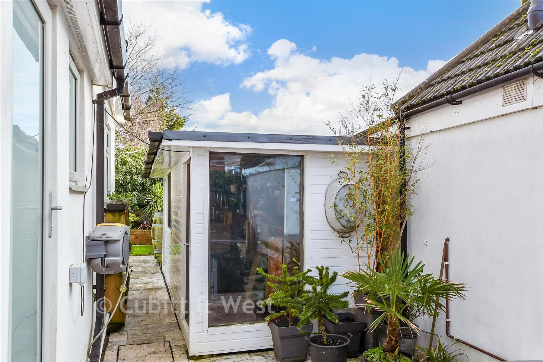 3 Bed Chalet, Downsview Avenue Woodingdean Brighton — photo 1