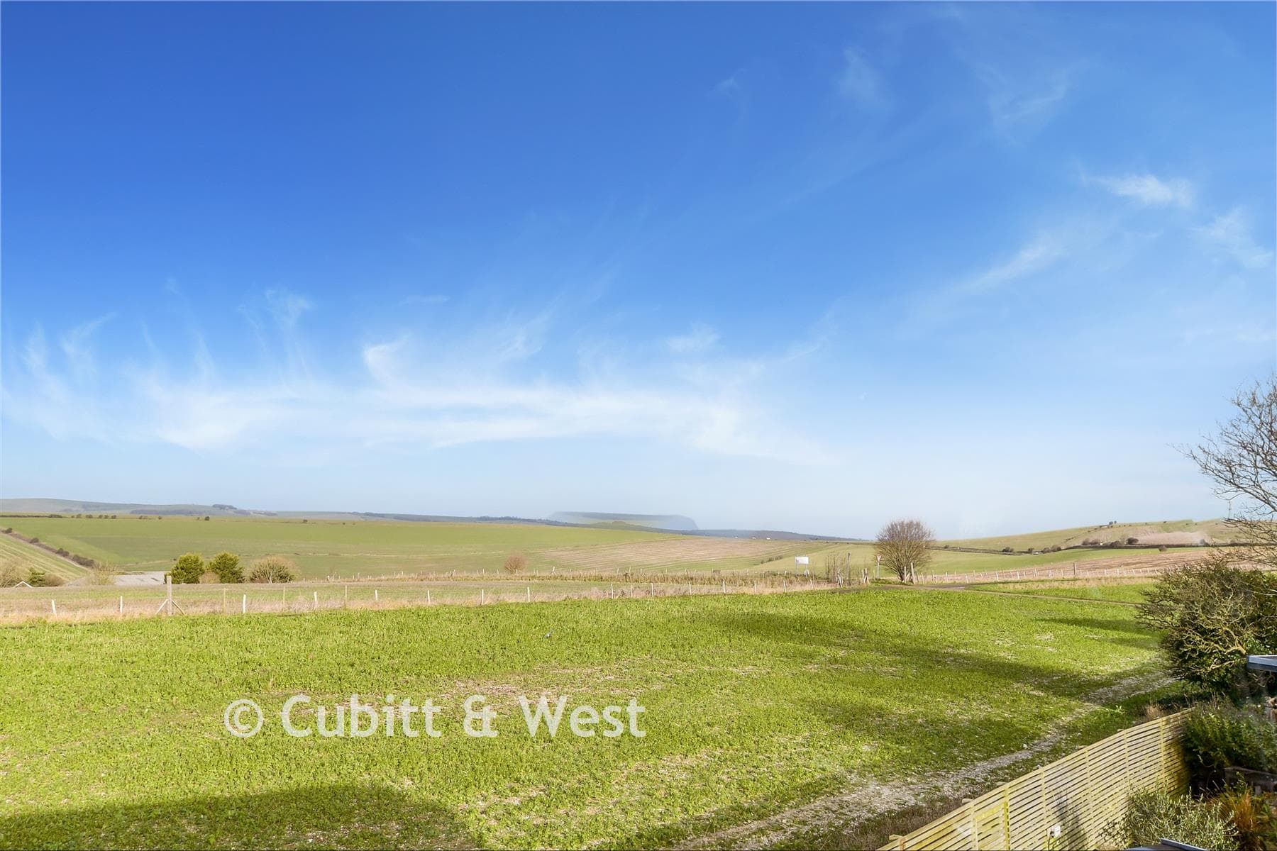 3 Bed Chalet, Downsview Avenue Woodingdean Brighton — photo 2
