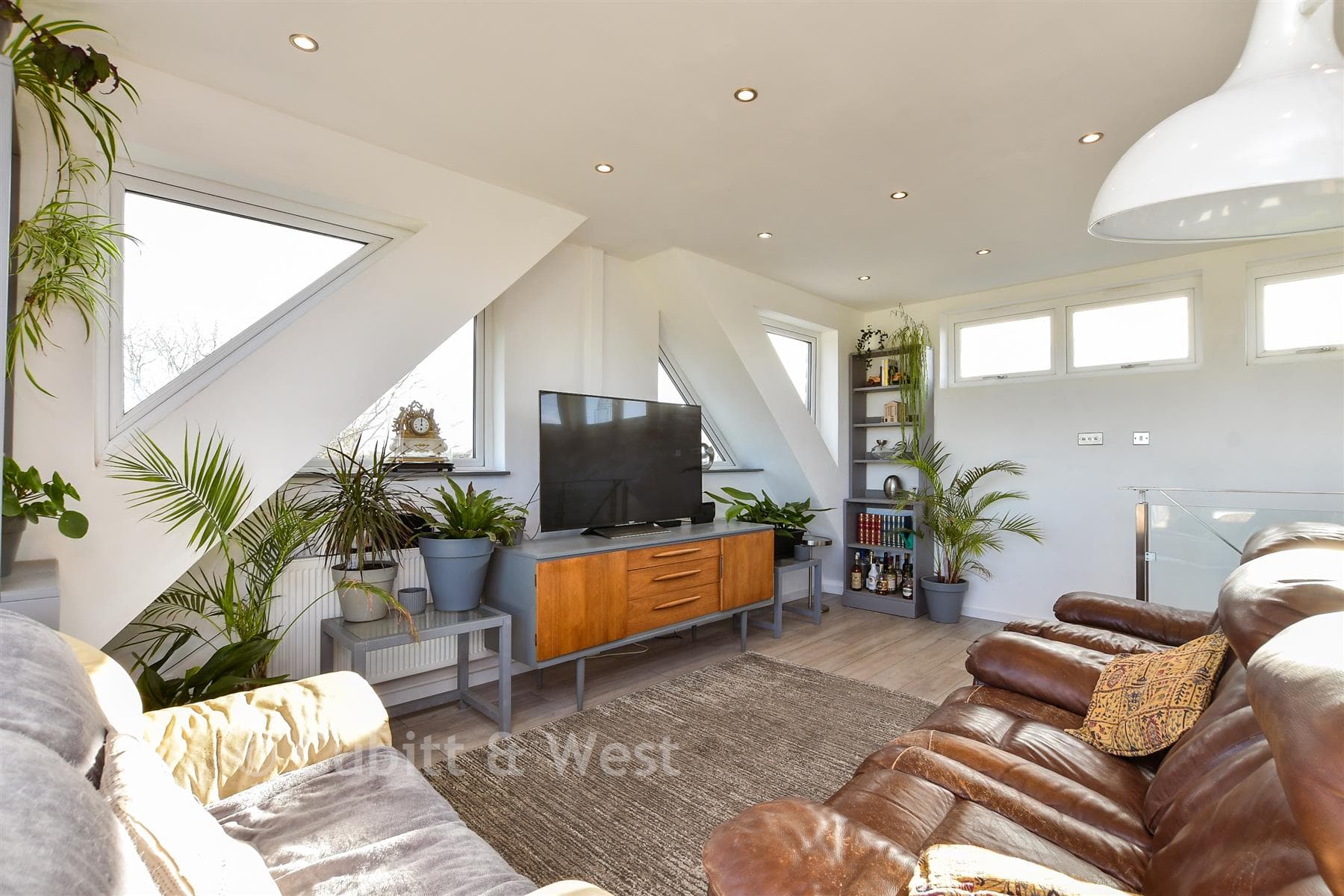 3 Bed Chalet, Downsview Avenue Woodingdean Brighton — photo 5