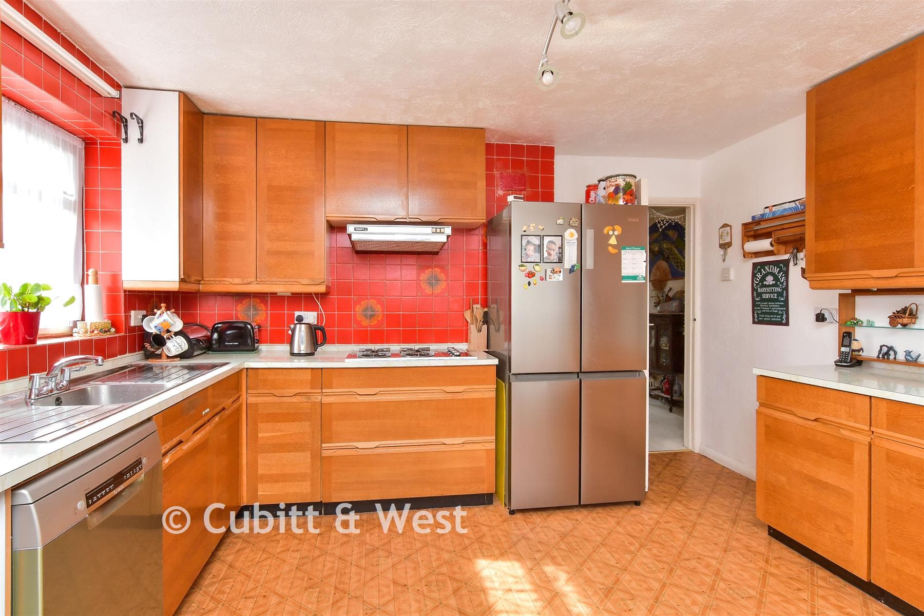 4 Bed Chalet, Falmer Gardens Woodingdean Brighton — photo 5