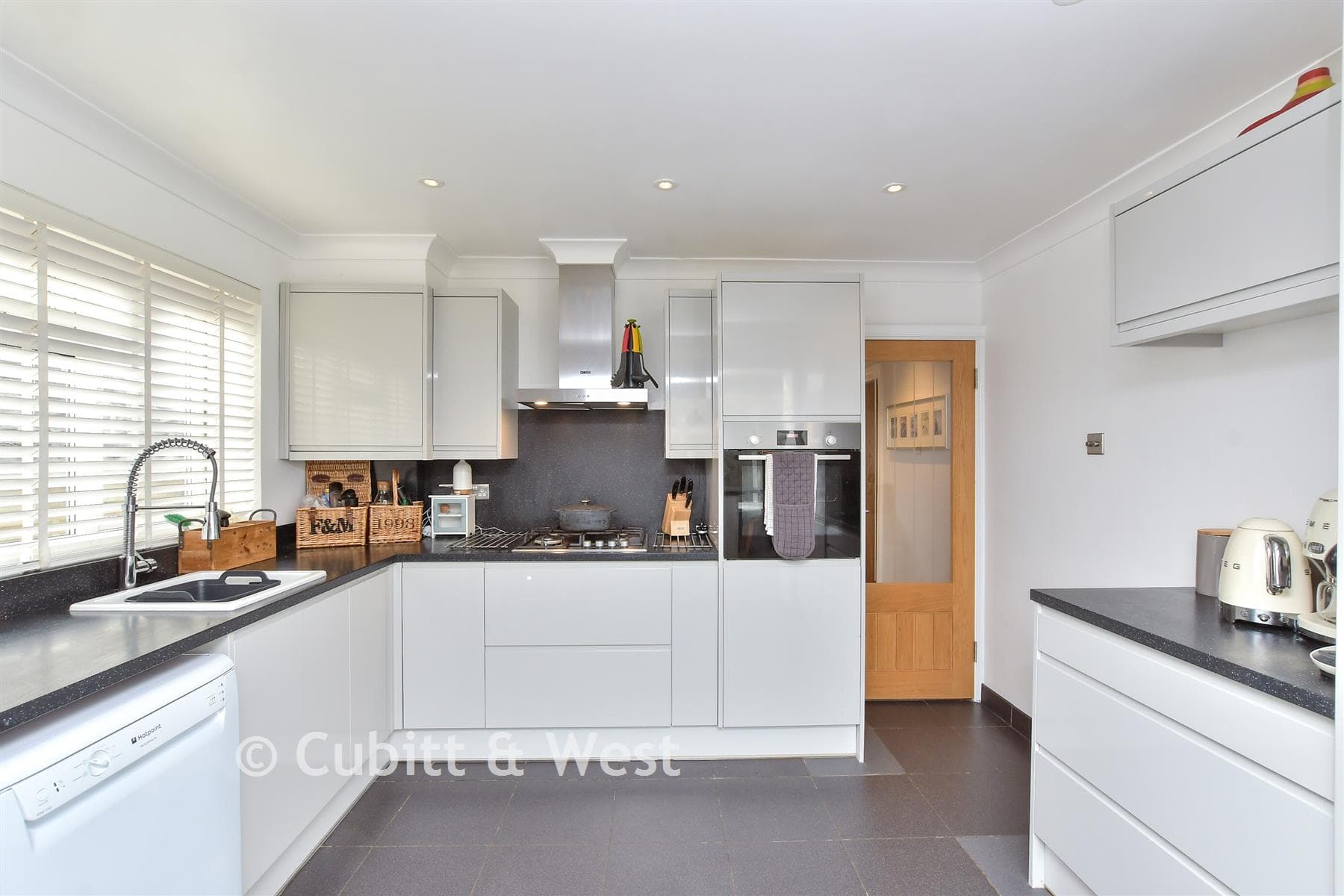 4 Bed Chalet, Pitt Gardens Woodingdean Brighton — photo 5