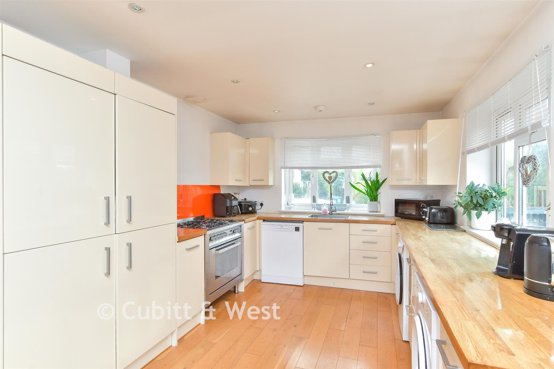 3 Bed Detached Bungalow, Baywood Gardens Woodingdean Brighton — photo 5