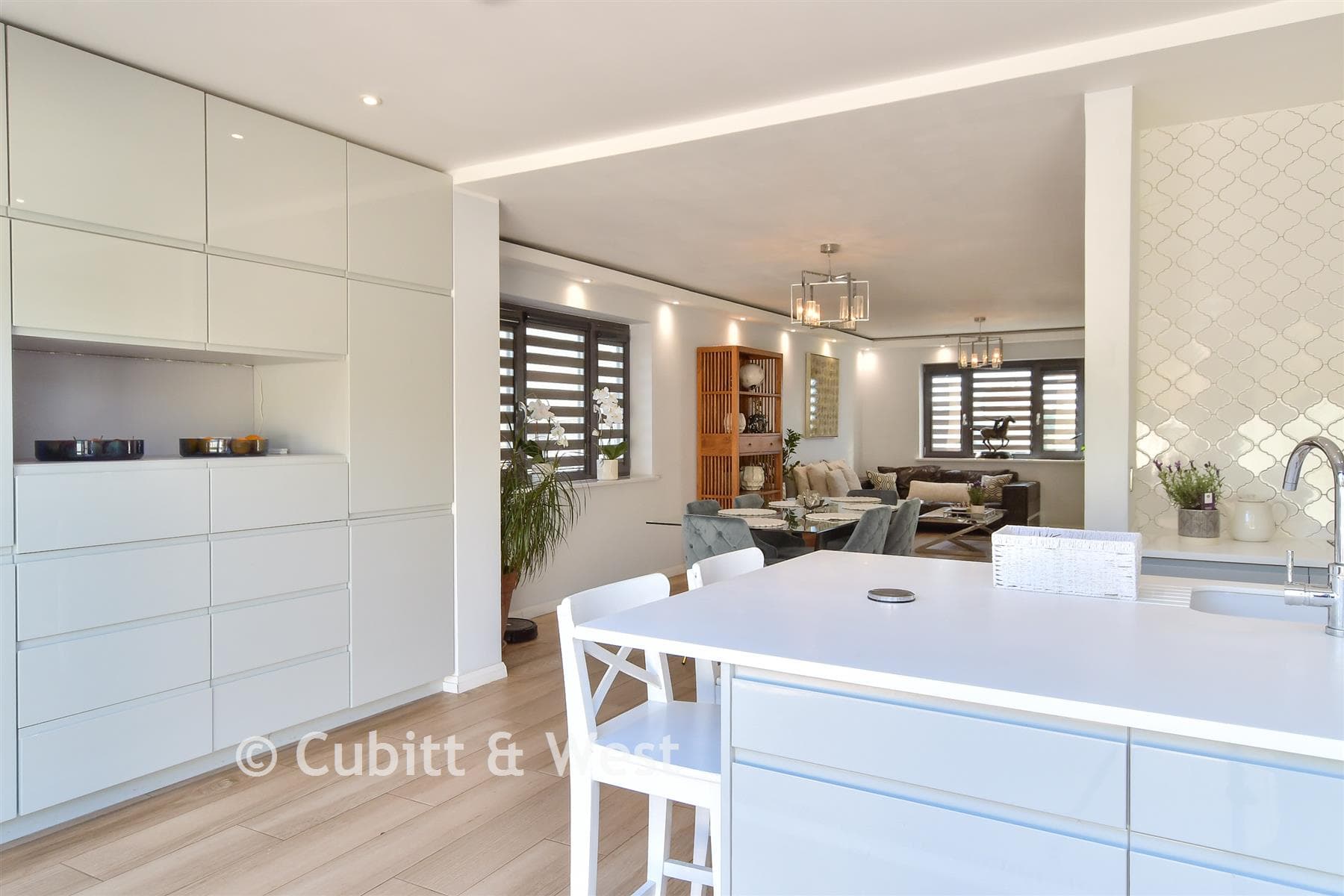 4 Bed Detached House, Crescent Drive North Woodingdean Brighton — photo 4
