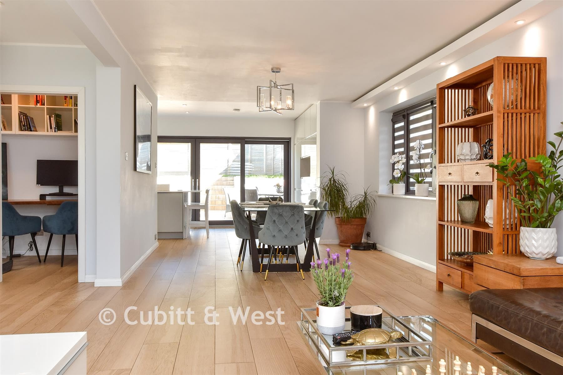 4 Bed Detached House, Crescent Drive North Woodingdean Brighton — photo 5
