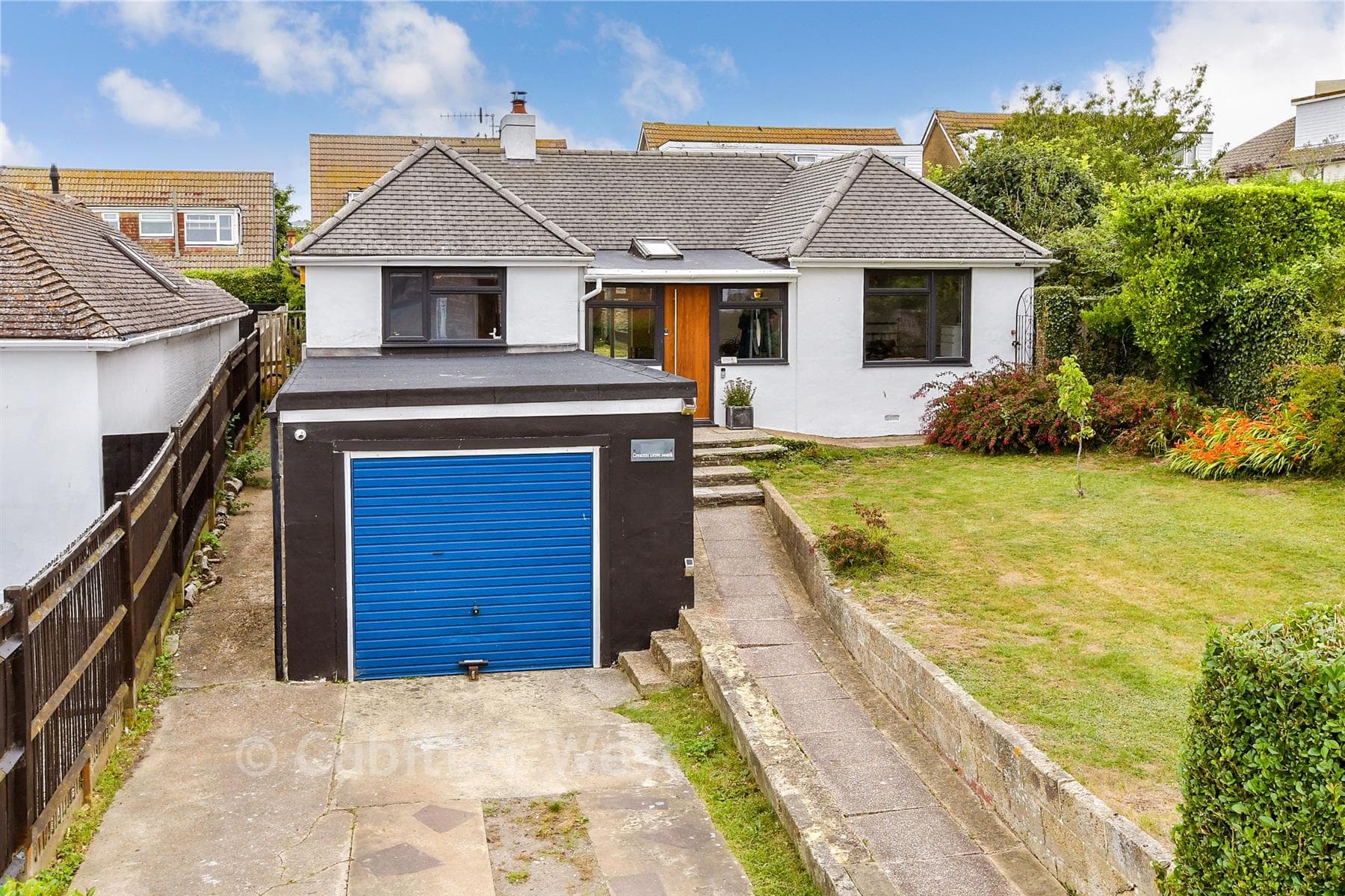 3 Bed Detached Bungalow, Crescent Drive South Woodingdean Brighton — photo 1