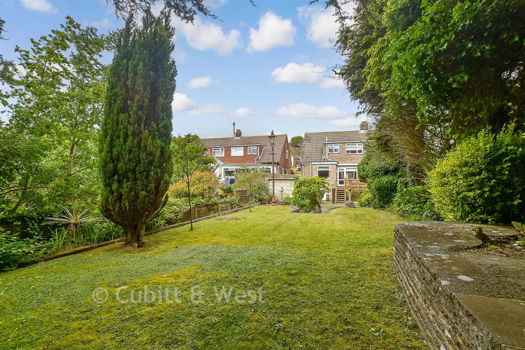 3 Bed Semi Detached House, Warren Way Woodingdean Brighton — photo 2