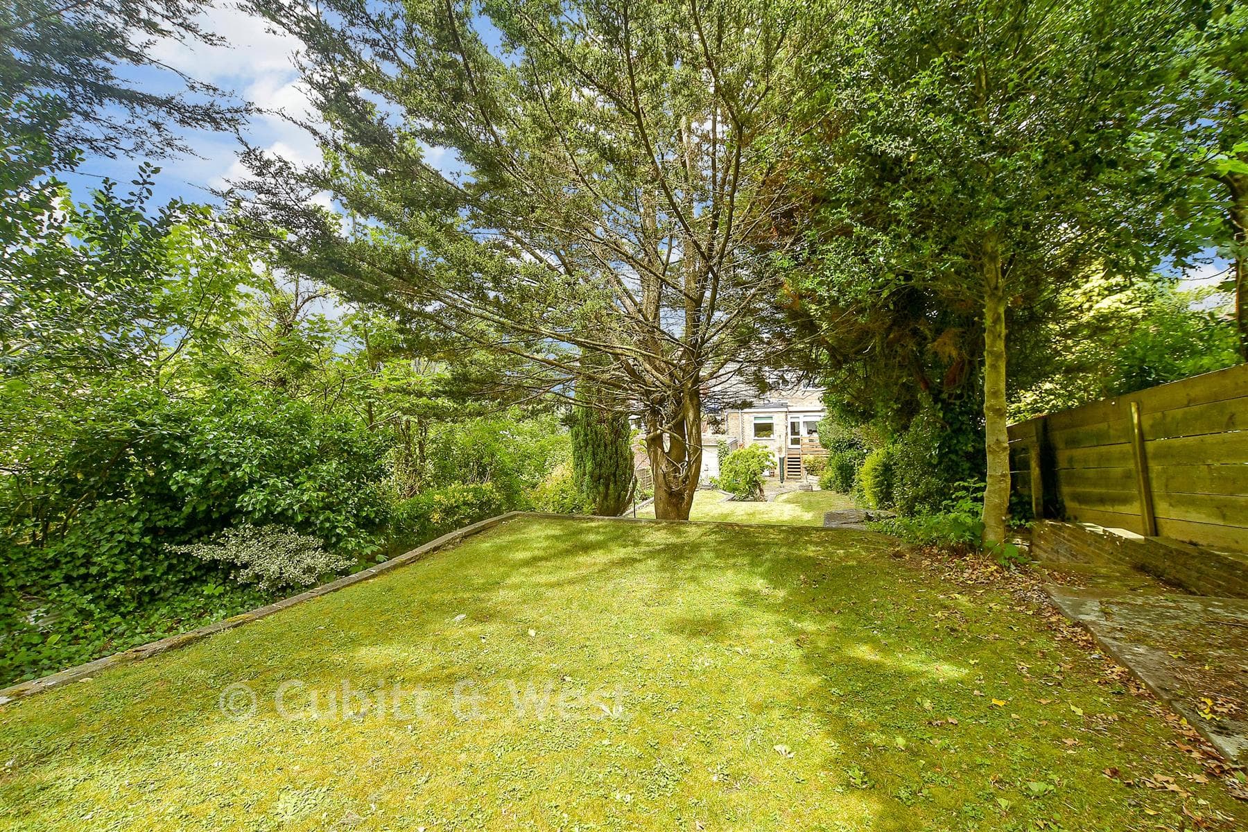 3 Bed Semi Detached House, Warren Way Woodingdean Brighton — photo 3