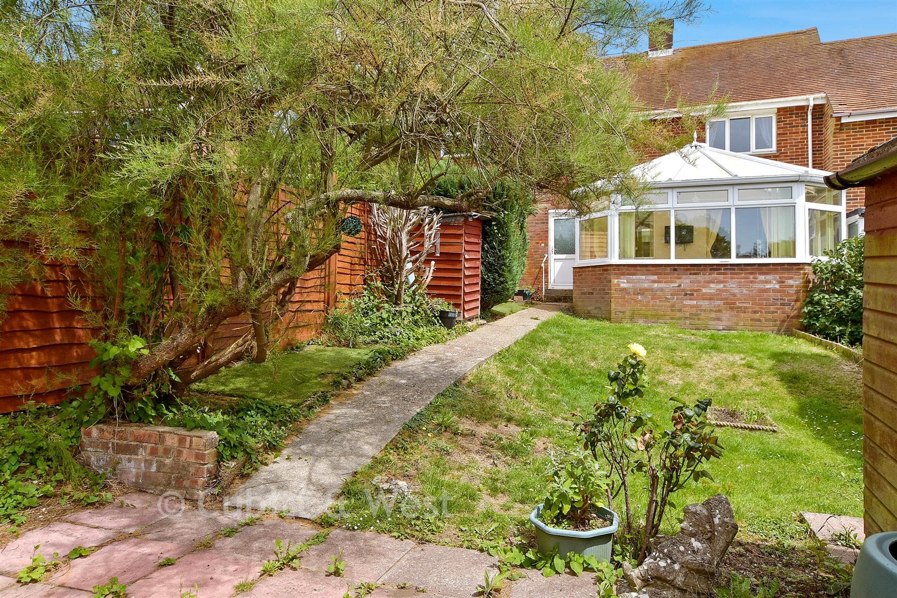 2 Bed Terraced House, Cowley Drive Woodingdean Brighton — photo 2
