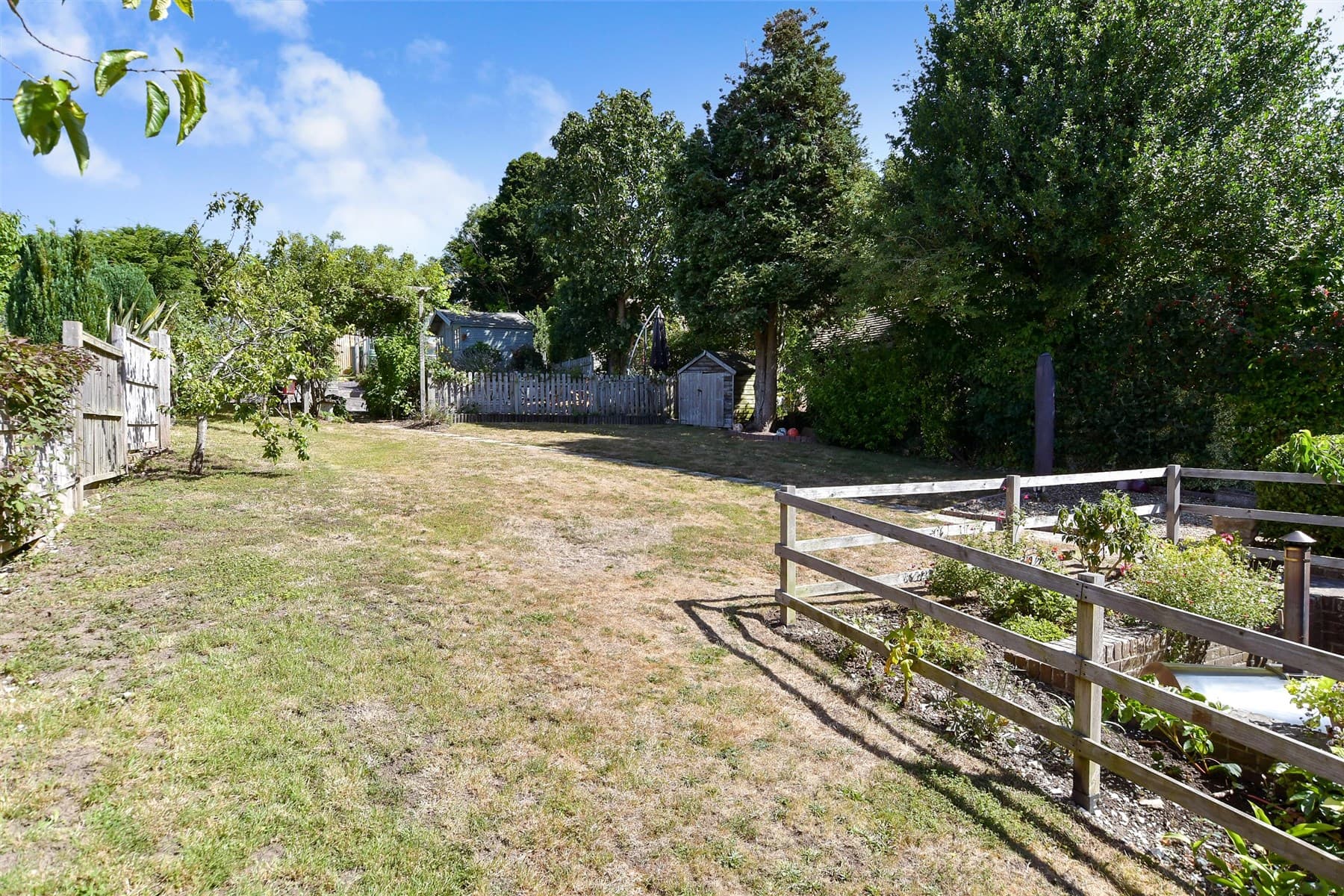 5 Bed Detached House, Crescent Drive North Woodingdean Brighton — photo 3