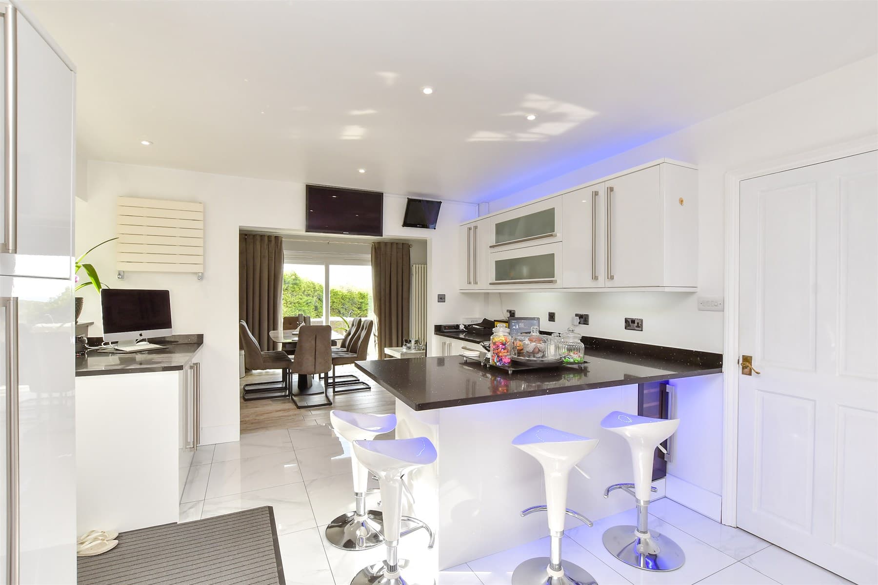 4 Bed Chalet, Rosedene Close Woodingdean Brighton — photo 3
