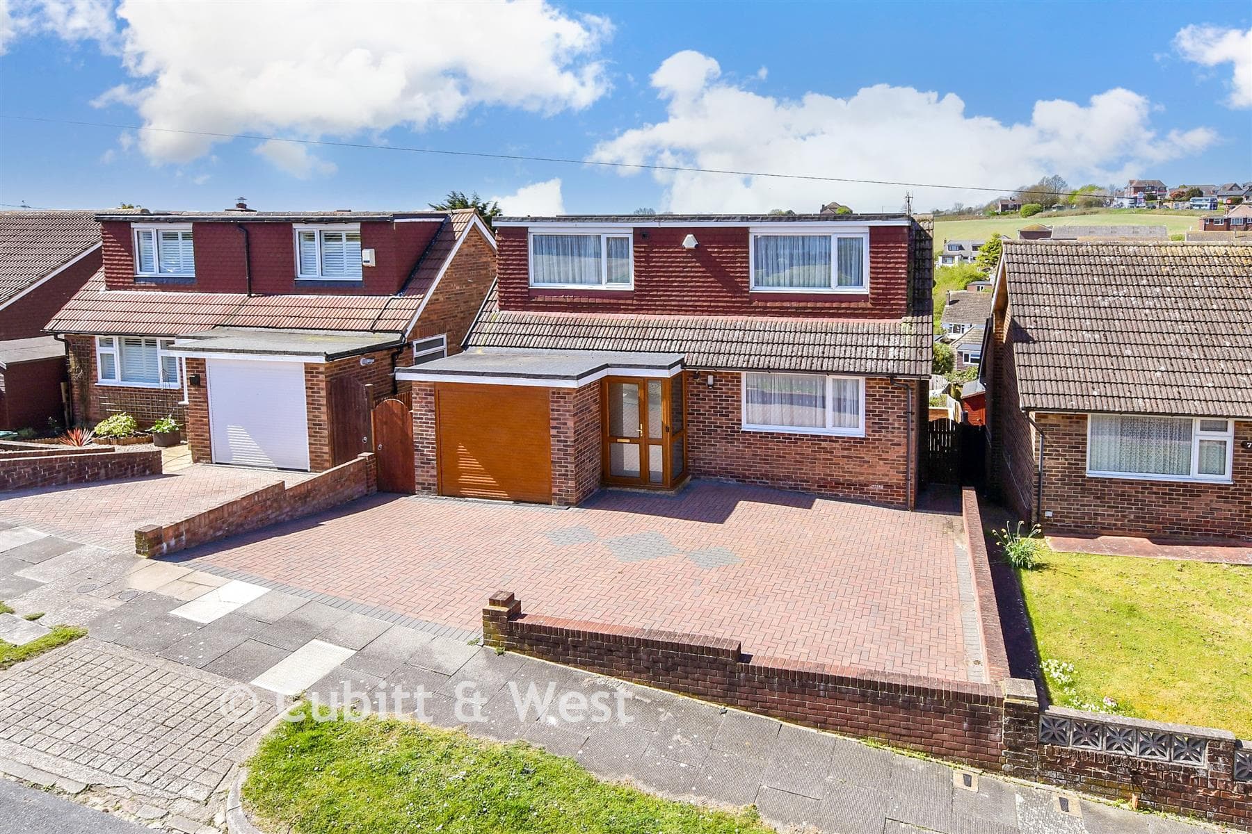 5 Bed Detached House, The Brow Woodingdean Brighton — photo 1