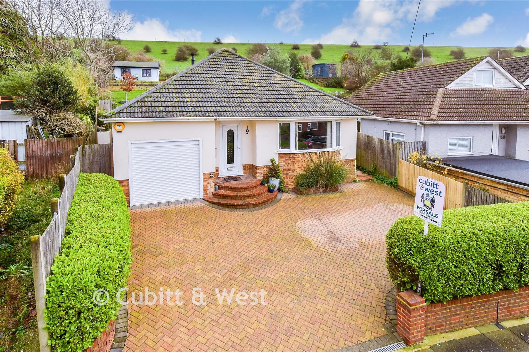 3 Bed Chalet, Cowley Drive Woodingdean Brighton — photo 1
