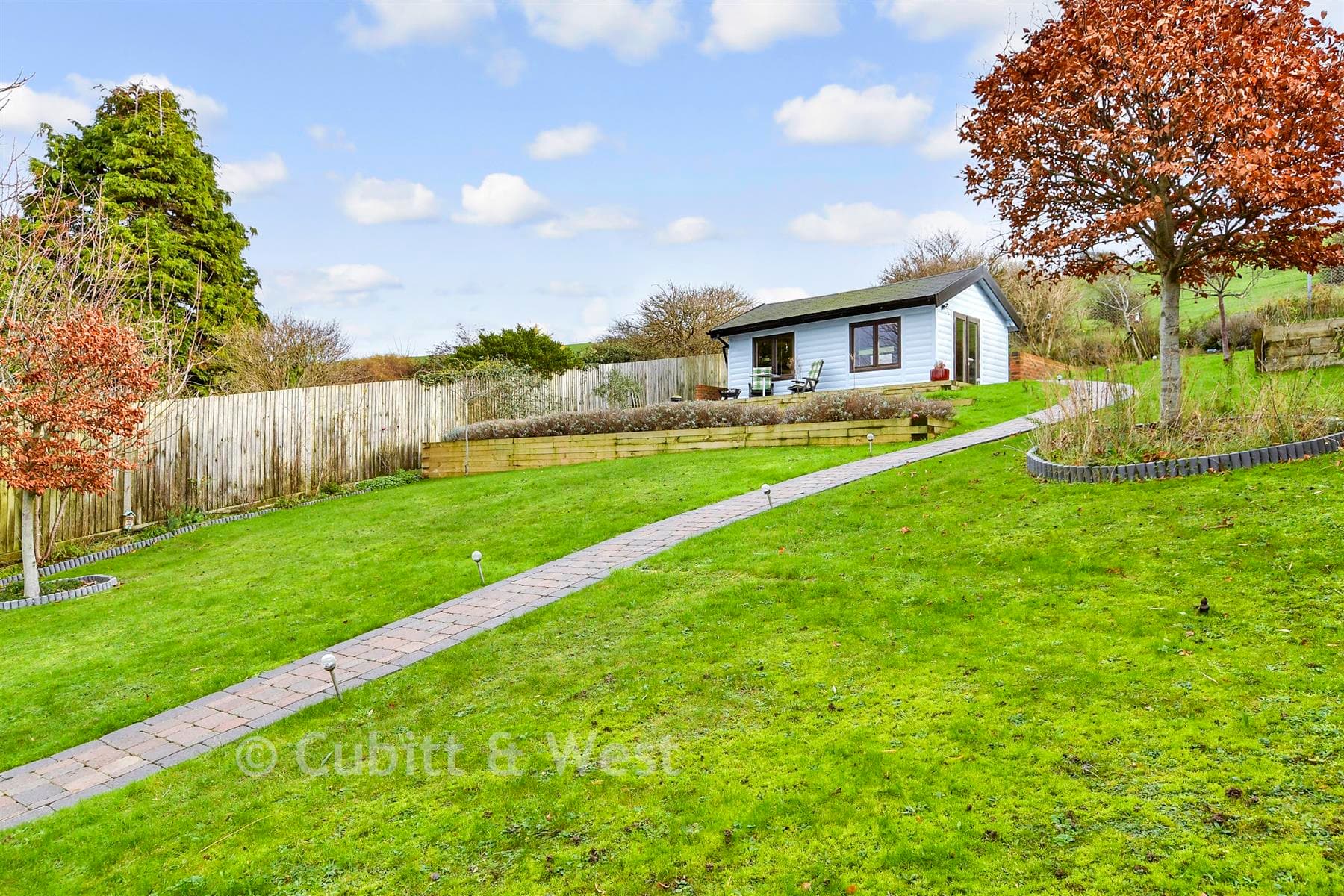 3 Bed Chalet, Cowley Drive Woodingdean Brighton — photo 2