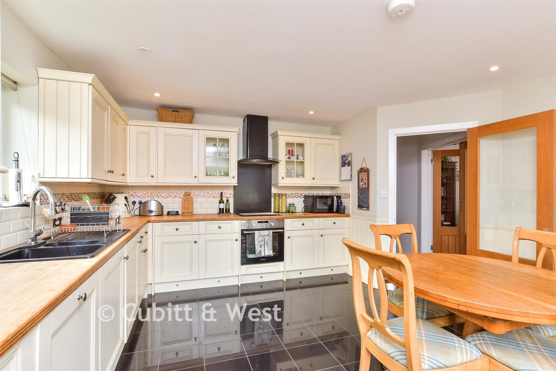 3 Bed Chalet, Cowley Drive Woodingdean Brighton — photo 4