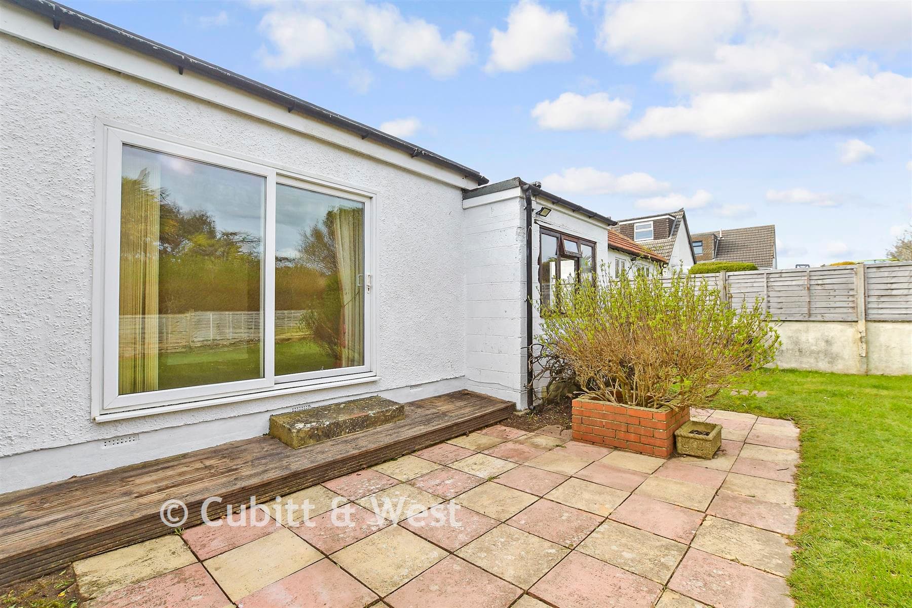 2 Bed Detached Bungalow, Downsview Avenue Woodingdean Brighton — photo 2