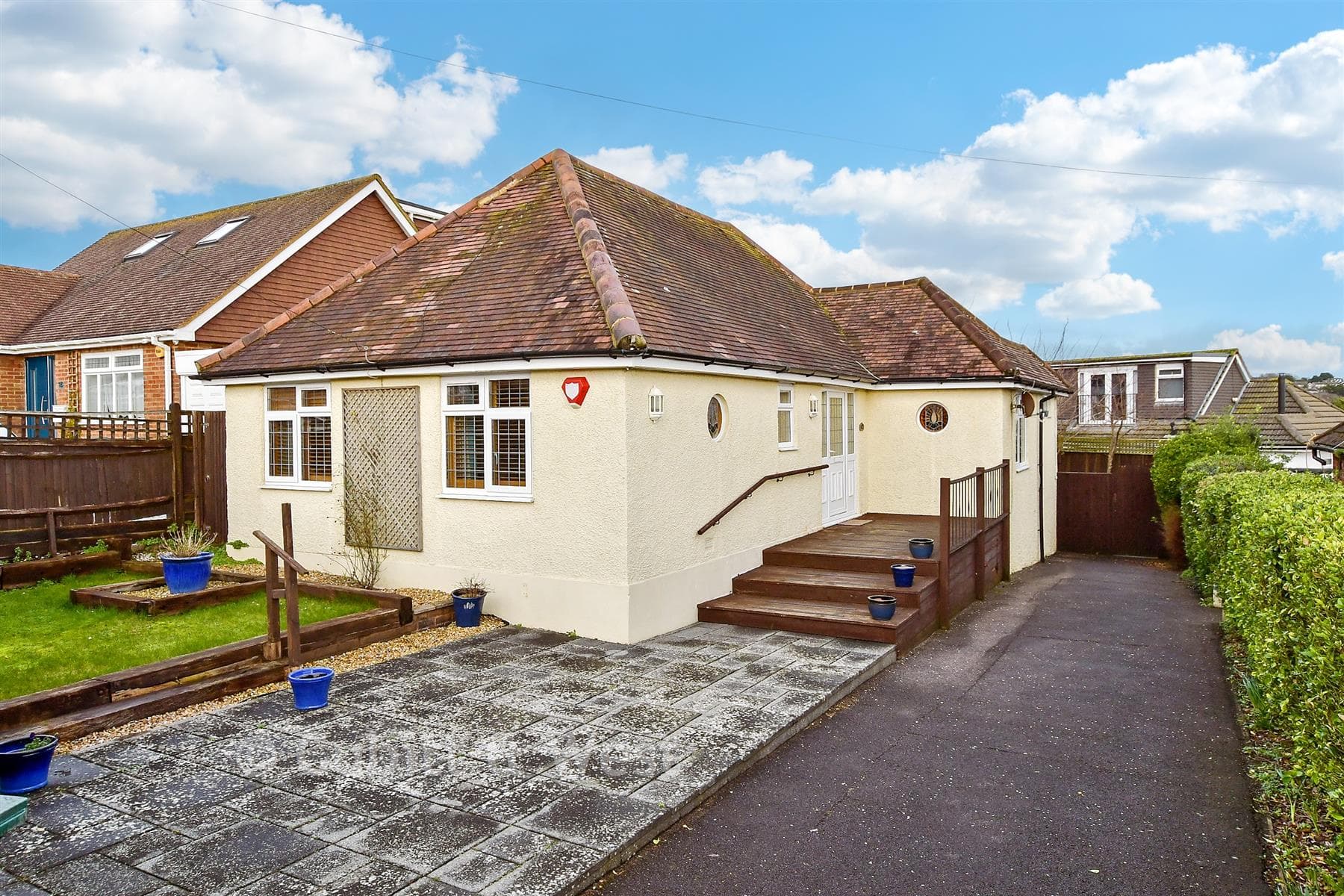 3 Bed Detached Bungalow, Mcwilliam Road Woodingdean Brighton — photo 1