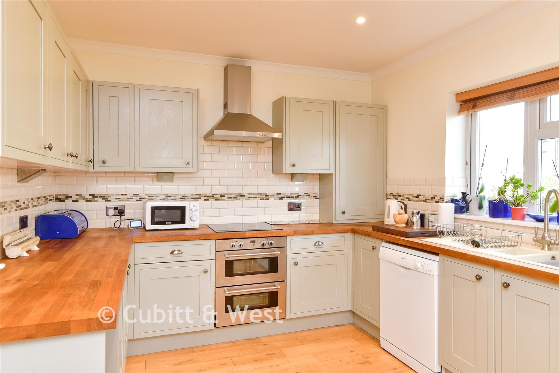 3 Bed Detached Bungalow, Mcwilliam Road Woodingdean Brighton — photo 4