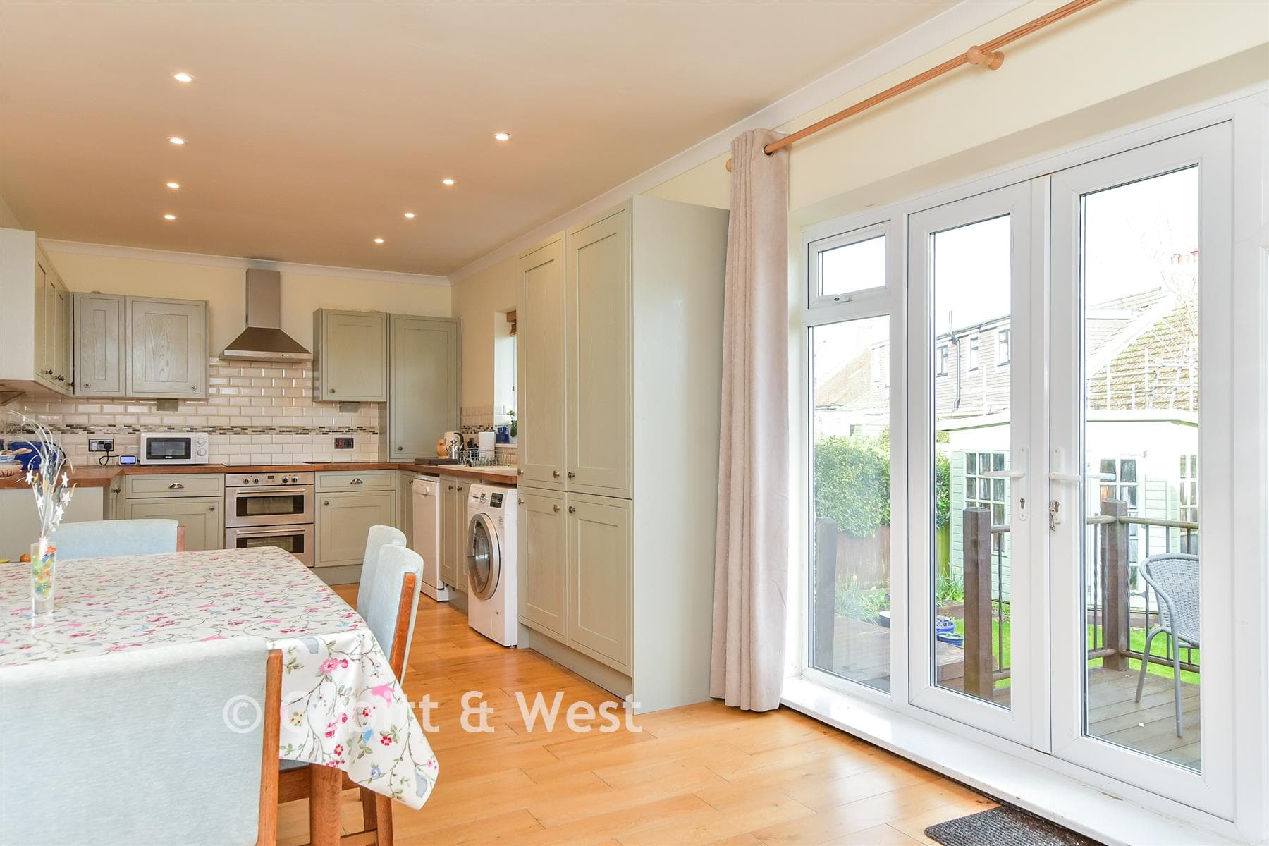 3 Bed Detached Bungalow, Mcwilliam Road Woodingdean Brighton — photo 5