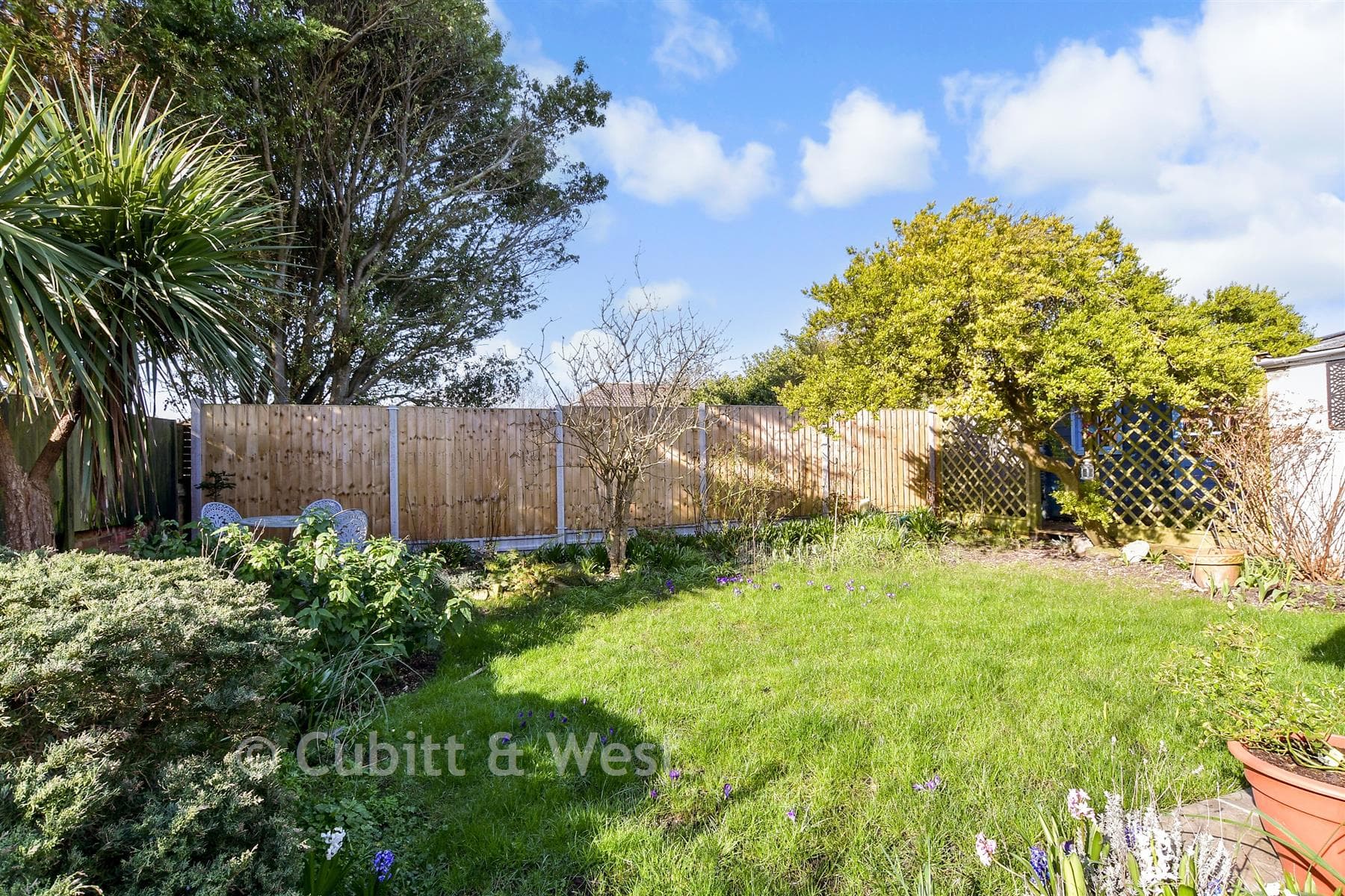 3 Bed Semi Detached Bungalow, Maple Close Woodingdean Brighton — photo 2