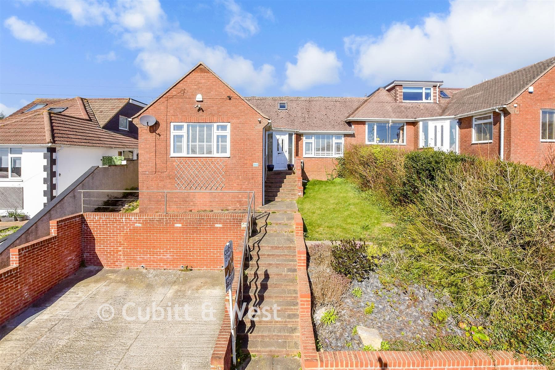 4 Bed Chalet, Balsdean Road Woodingdean Brighton — photo 1